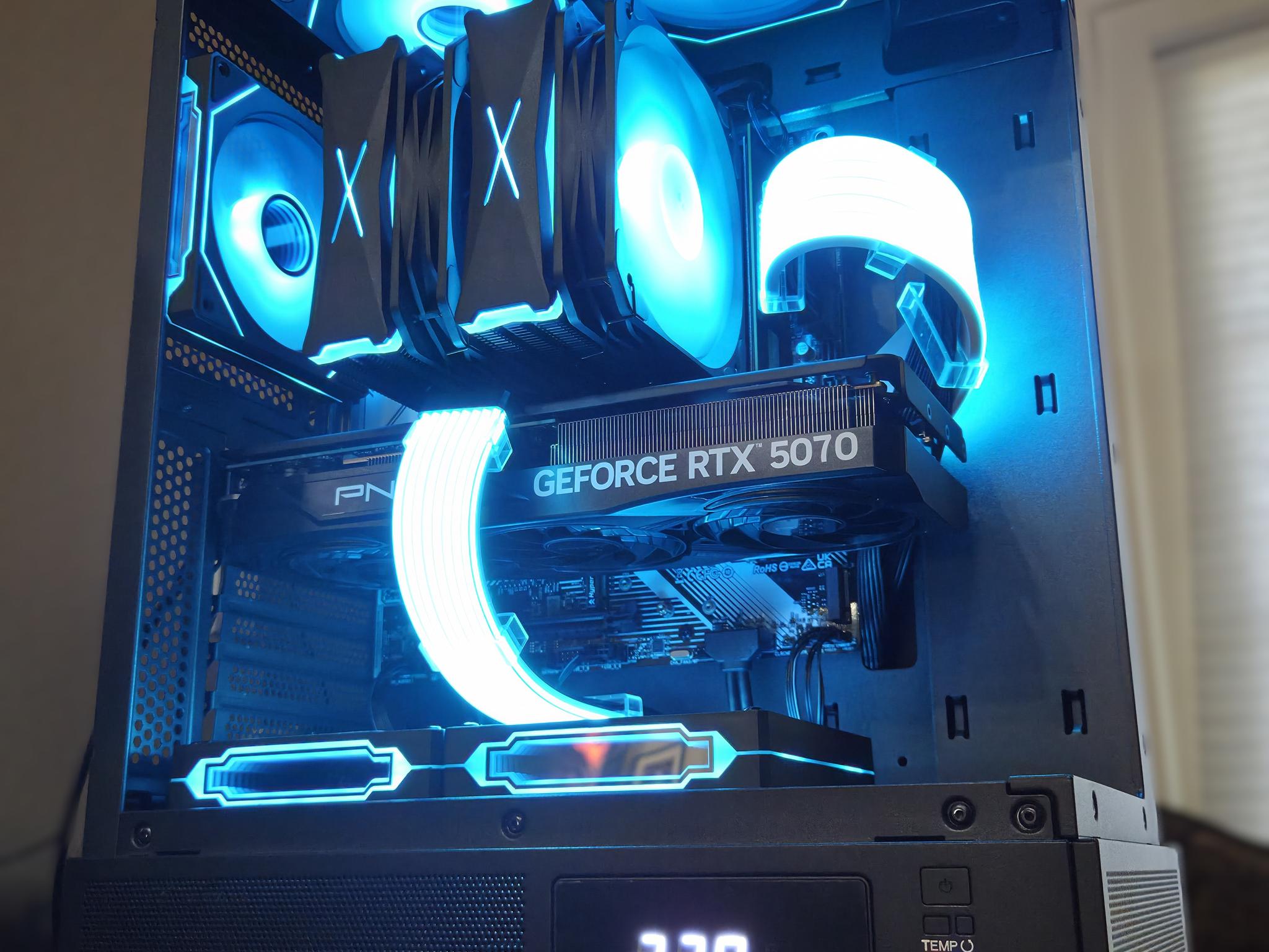 Super!💥 7700|5070|DDR5-32GB|2TB|Temp Display