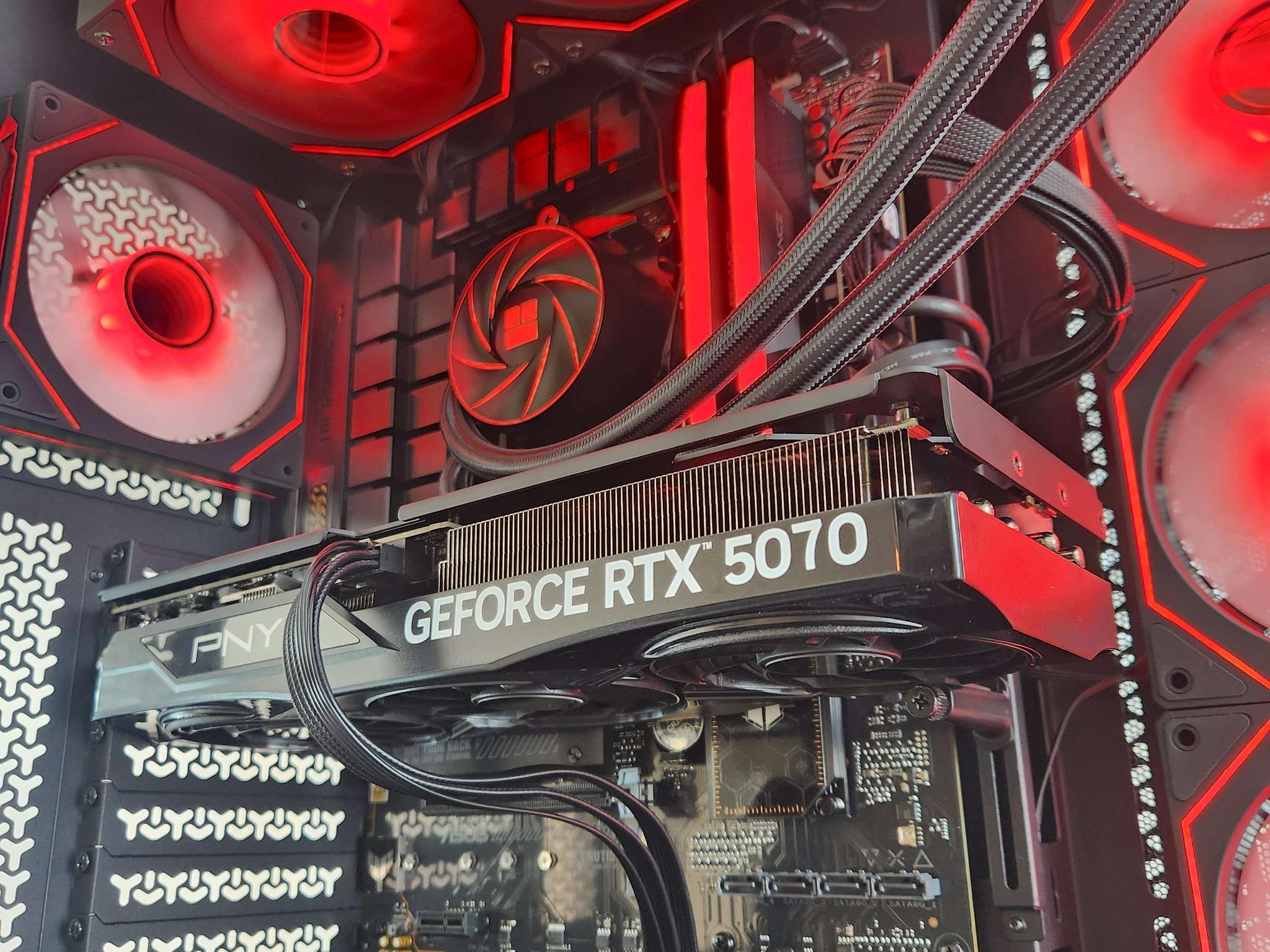 🍀RTX 5070 | Ryzen 7 7700X | 32GB DDR5 | 2TB NVMe | WiFi | Windows 11