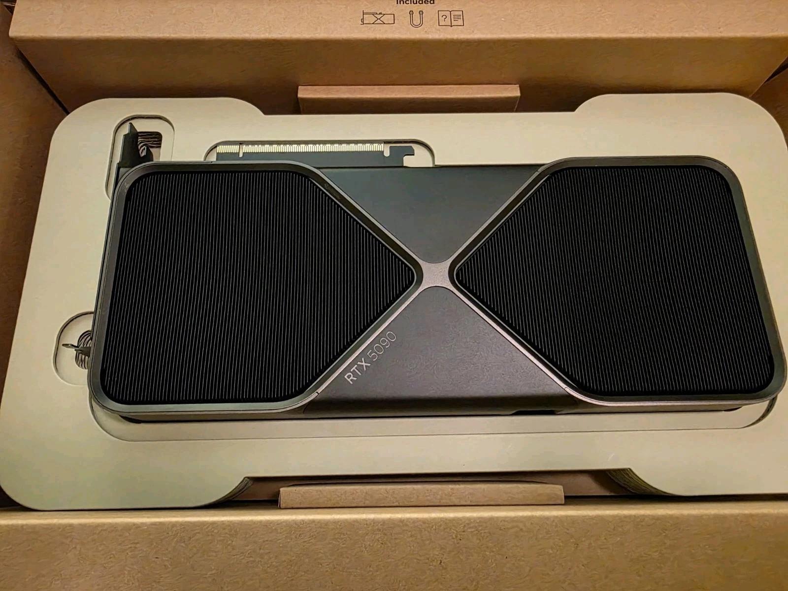 RTX 5090 Founders Edition 32GB