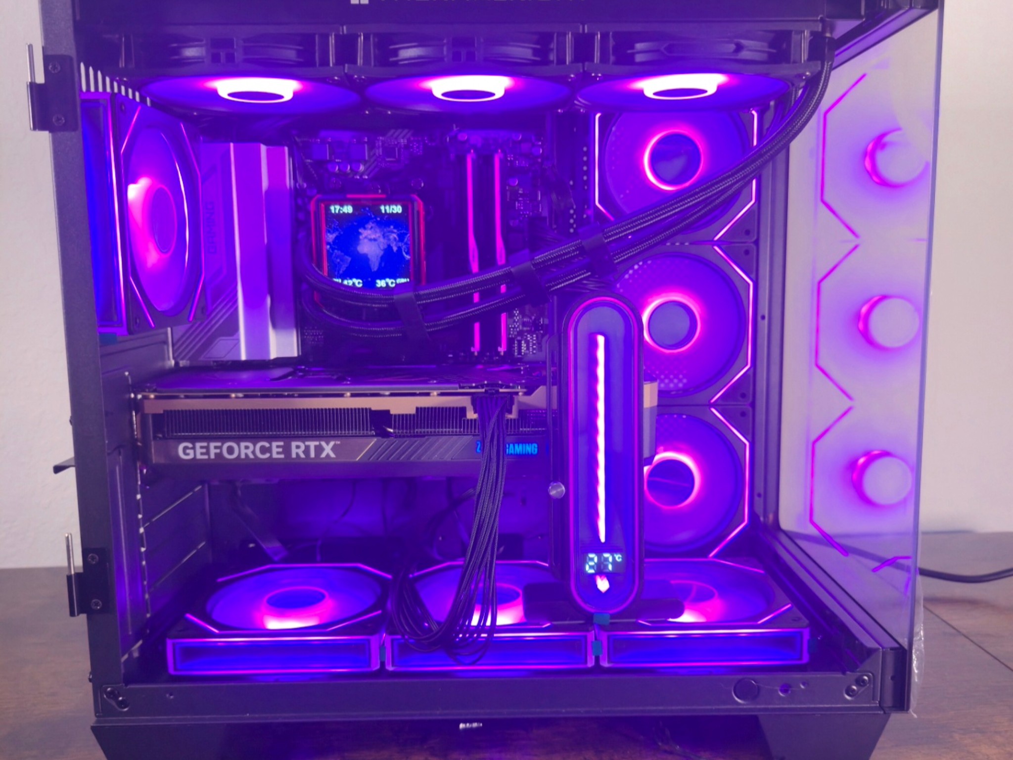 🟪Luminance V2🟪 Ryzen 7 7700 | 32gb ddr5 | RTX 5080 Gaming PC