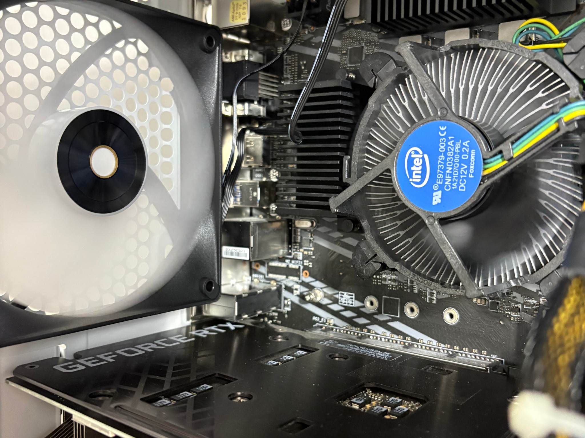 RGB Gaming PC// - Intel Core i5 10400F, RTX 3060 12GB, 16GB DDR4