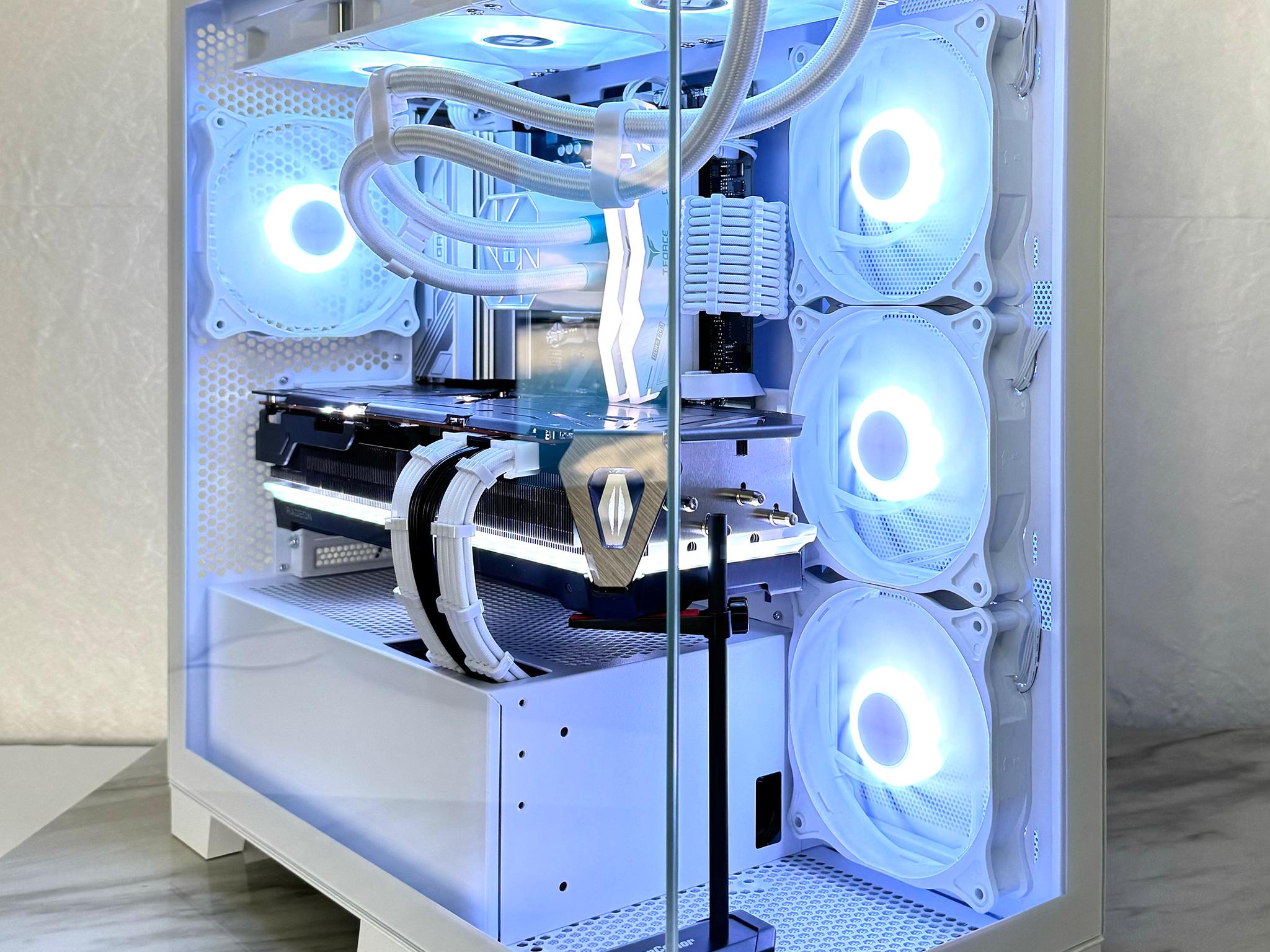 ⬜️⚫️Ultimate 4K/1440p Gaming workstation◻️Rx 7900 XTX◻️Ryzen 7 8700F ◻️W11 pro◻️32gb Ram◽️1Tb ⚫️⬜️