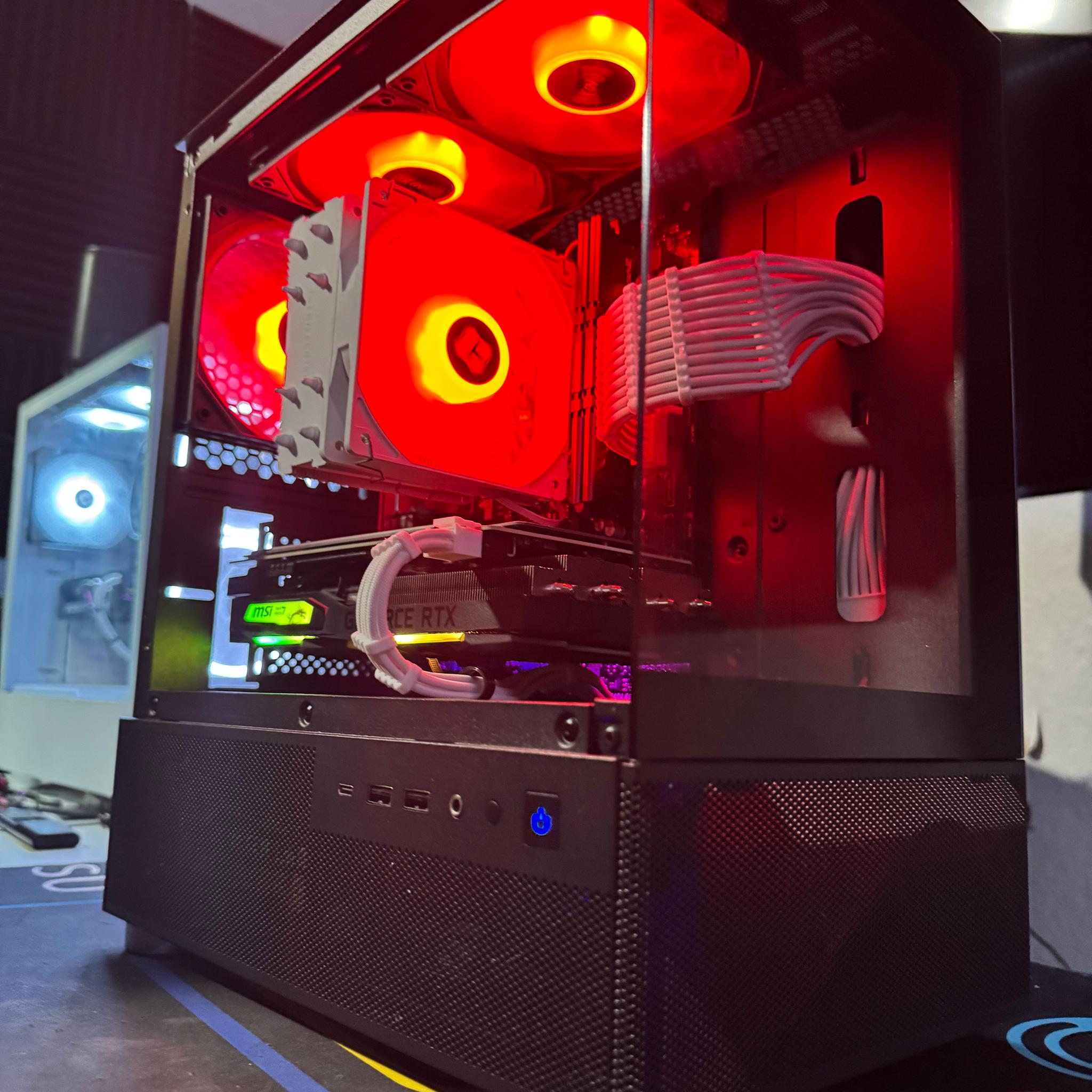 RTX Black N’ White Gaming PC / Ryzen 7 / RTX 2060
