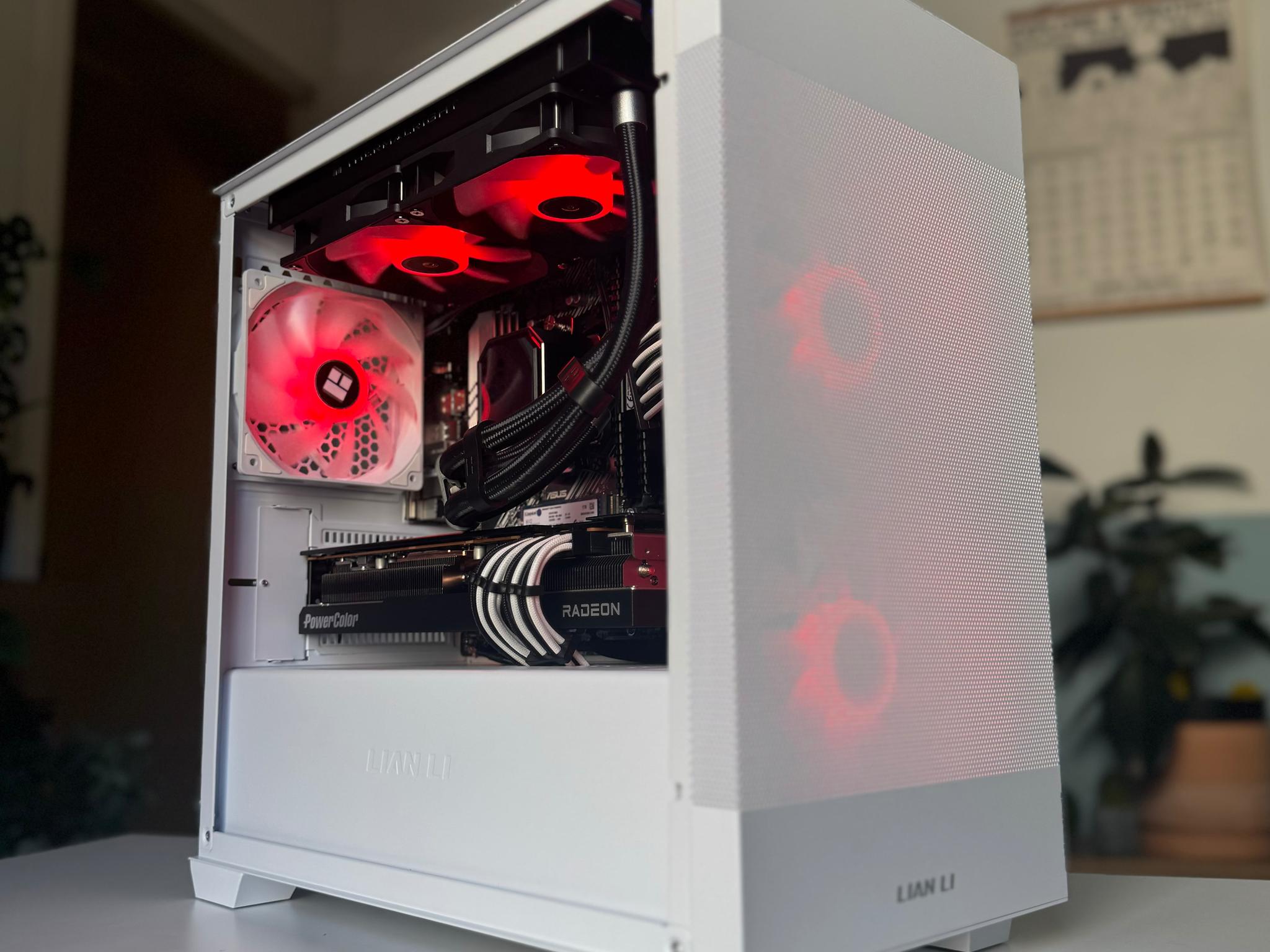 🐼 1440p Gaming PC - RX 7700XT | Ryzen 7 5700X | 32GB RAM | 1TB SSD
