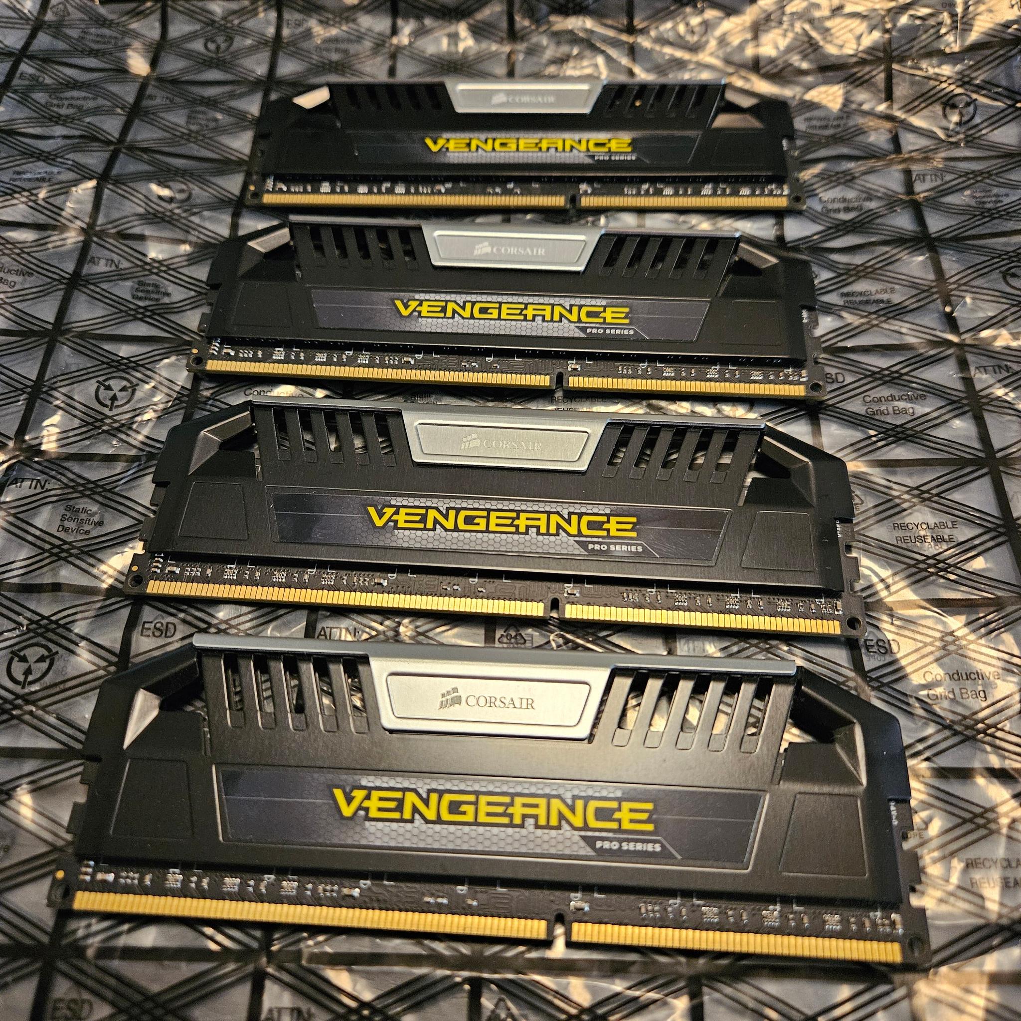 Corsair Vengeance Pro Series DDR3 RAM 32gb 1600