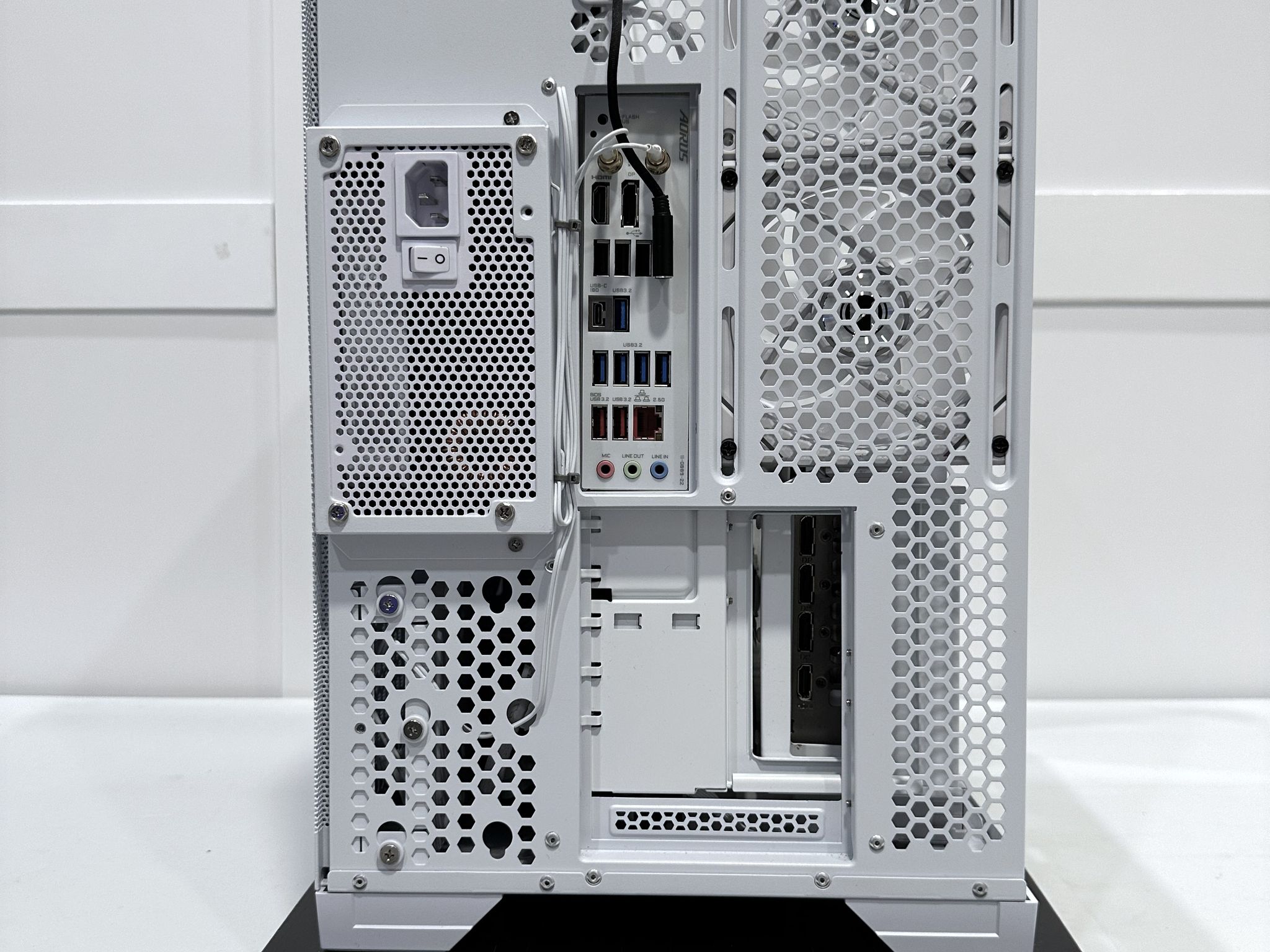 ❄️New NVIDIA GeForce RTX 5070 Ti AERO Overclocked w/ AMD Ryzen 9800X3D/ 32GB RAM/ 2TB NVME❄️