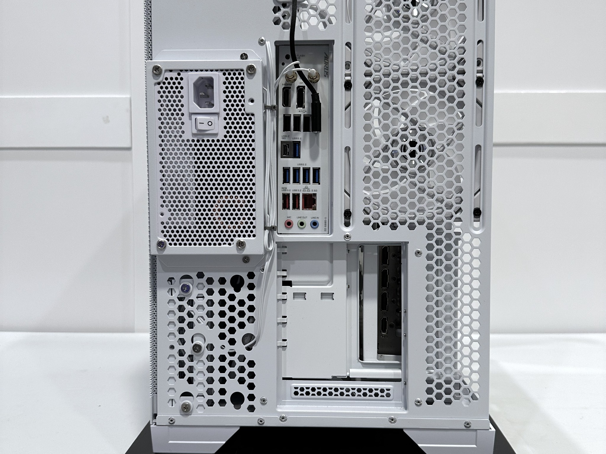 ❄️New NVIDIA GeForce RTX 5070 Ti AERO Overclocked w/ AMD Ryzen 9800X3D/ 32GB RAM/ 2TB NVME❄️