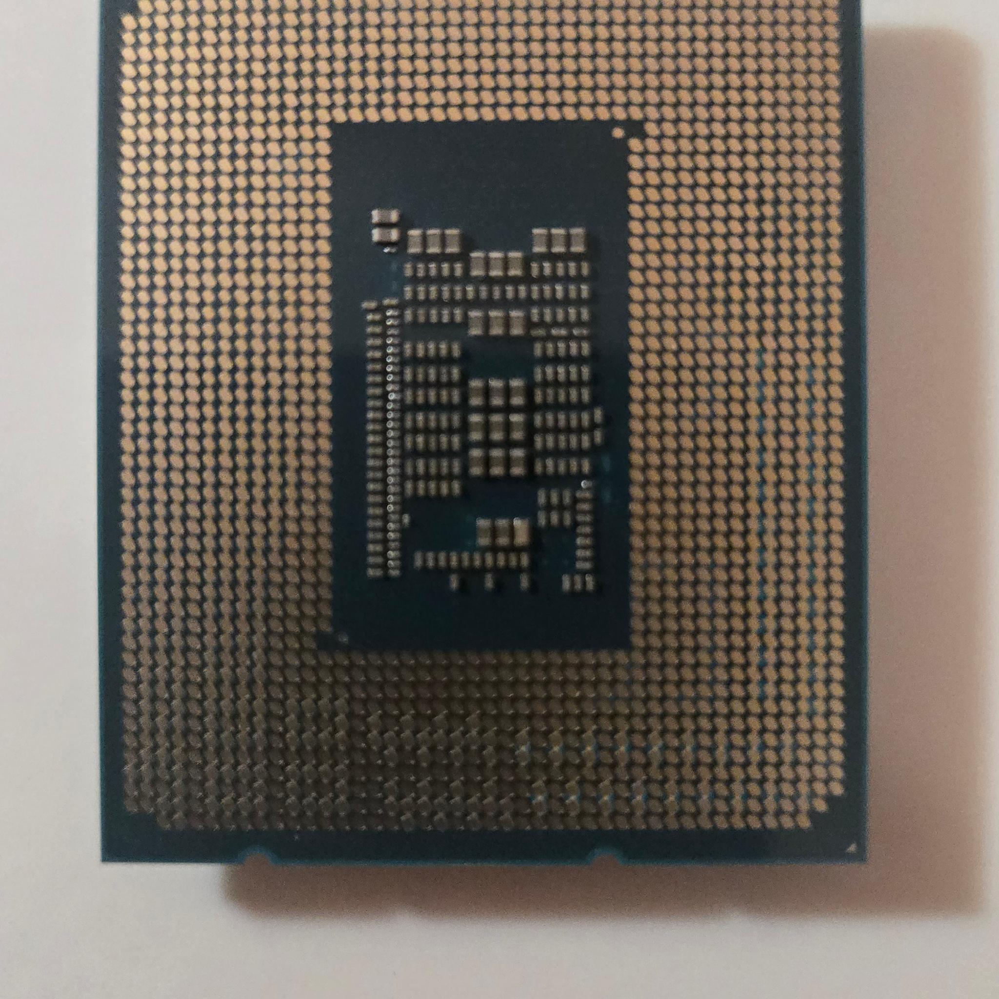 Intel Core i3-12100F