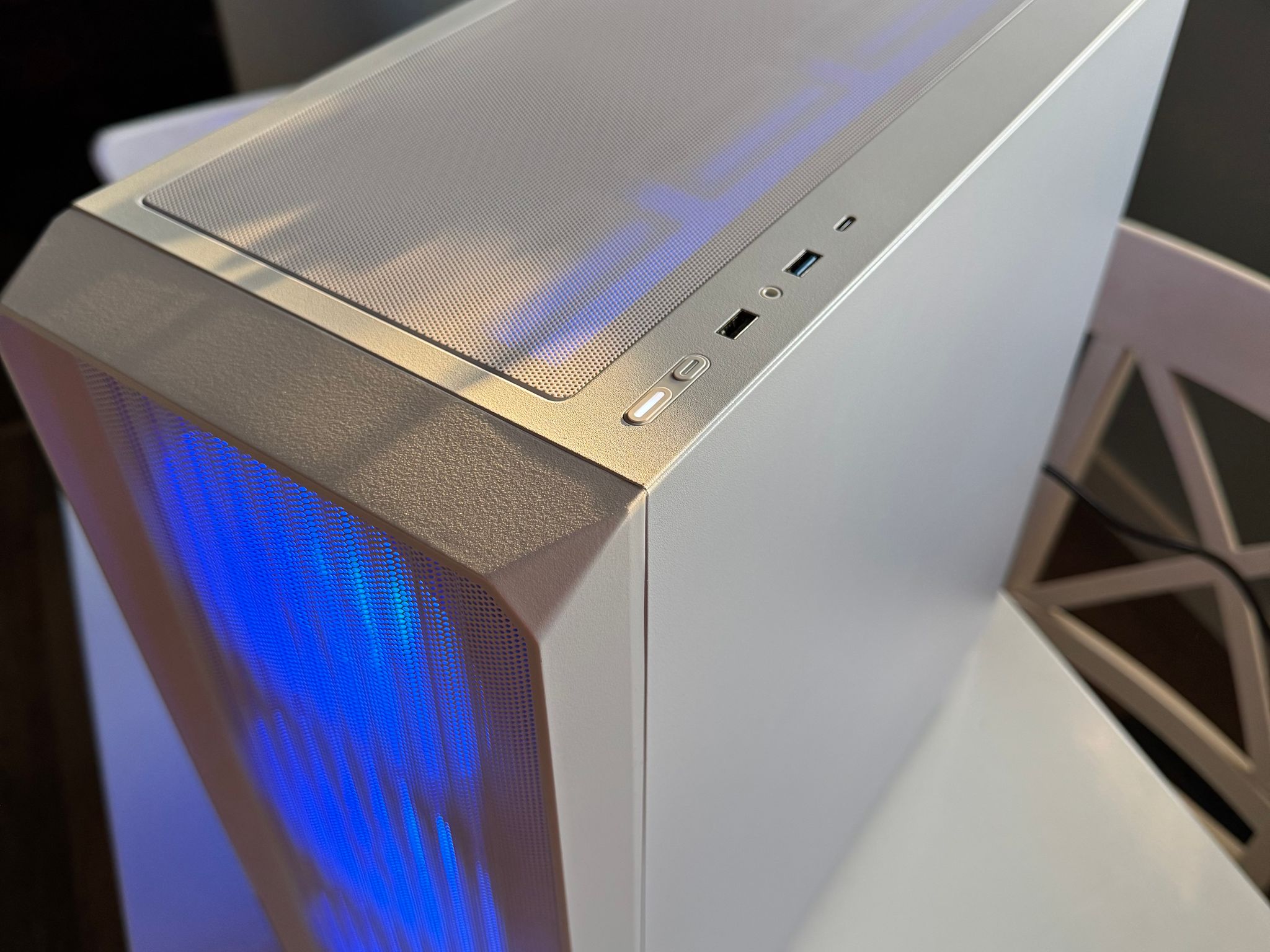 Frost Apex  | Custom Gaming PC | 3060 TI - R5 5500 - 16GB Ram - 1tb SSD