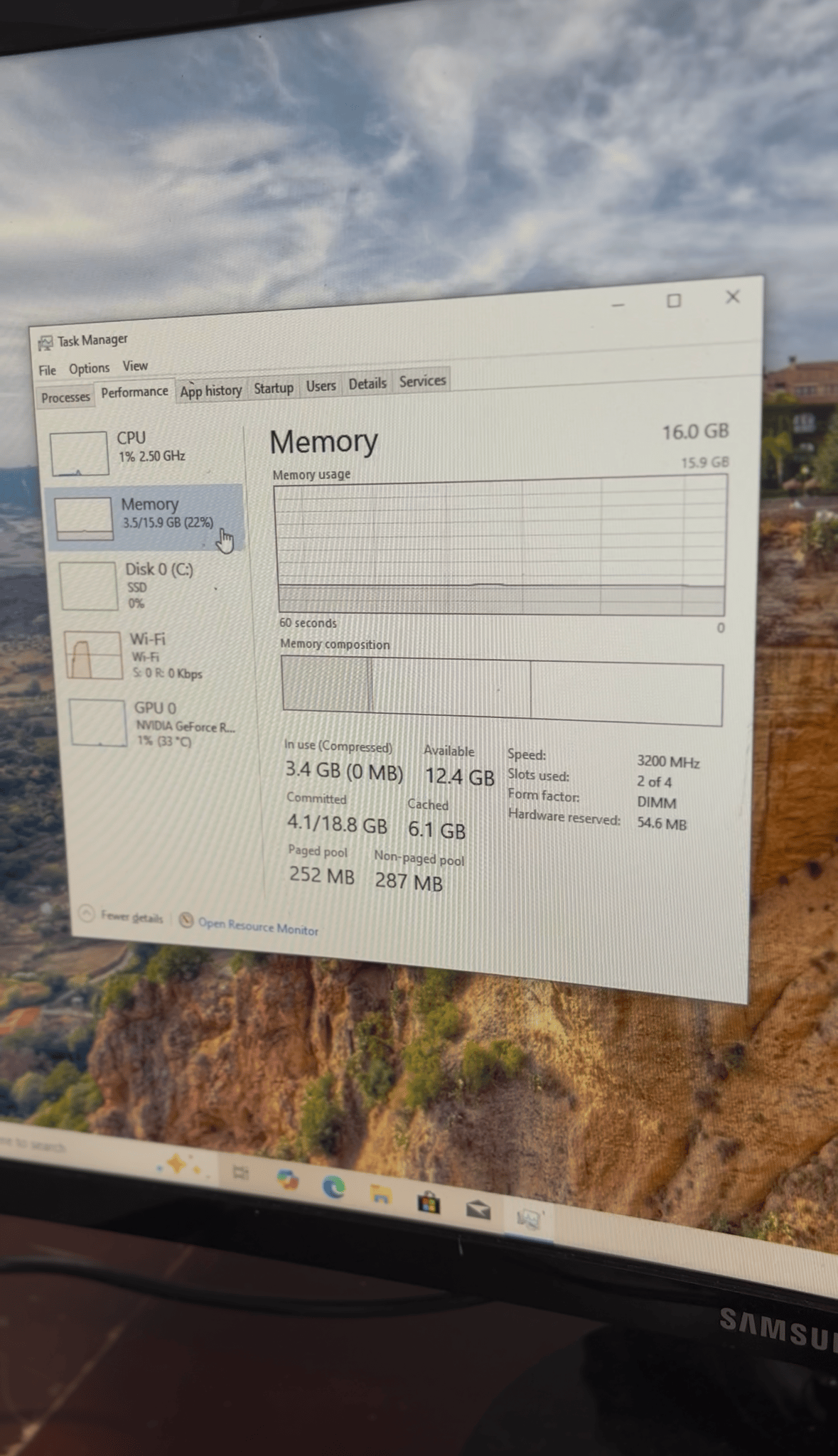 I7 8700 - RTX 3050 8gb - ddr4 16gb 3200mhz - 512gb ssd