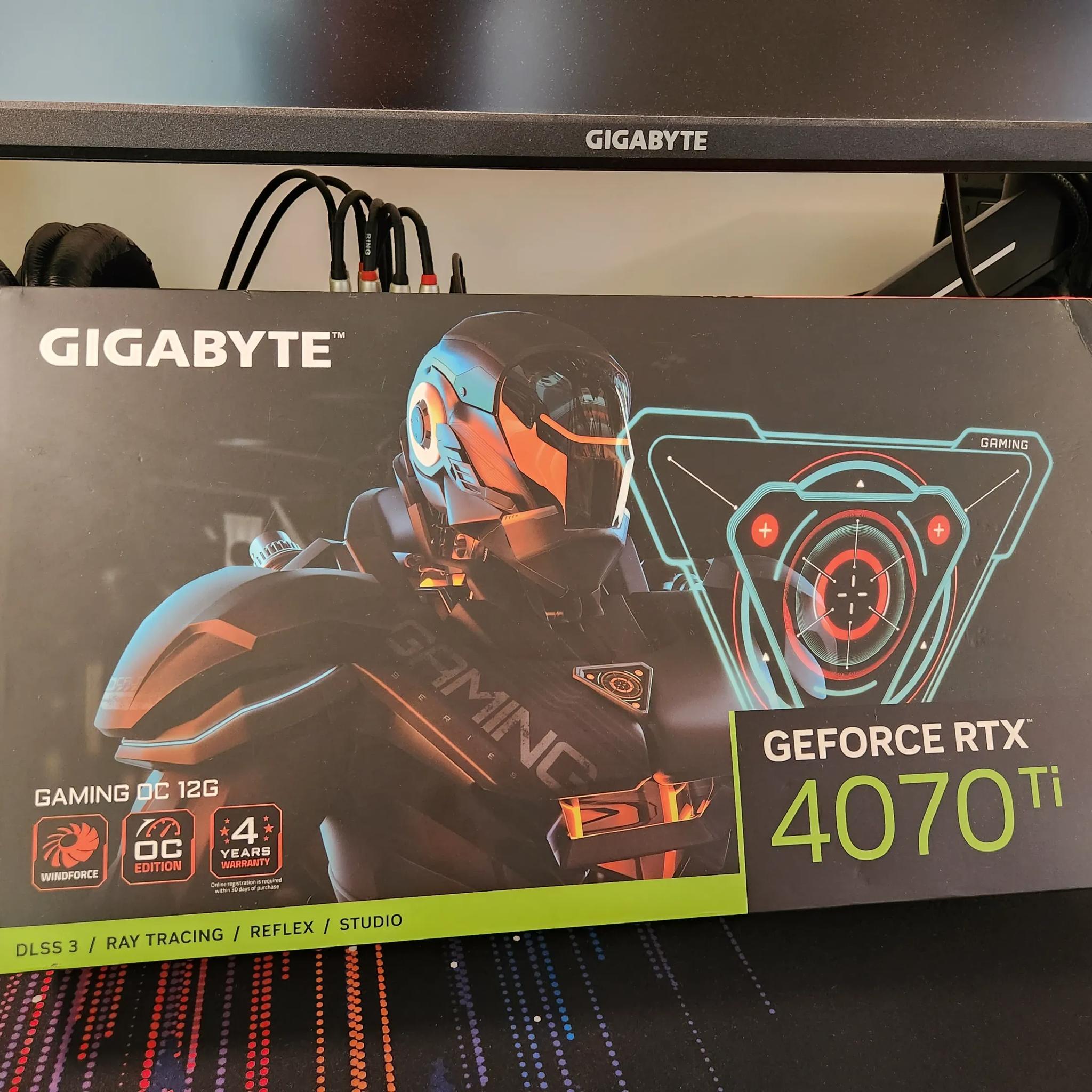Gigabyte Gaming OC GeForce RTX 4070 Ti 12GB