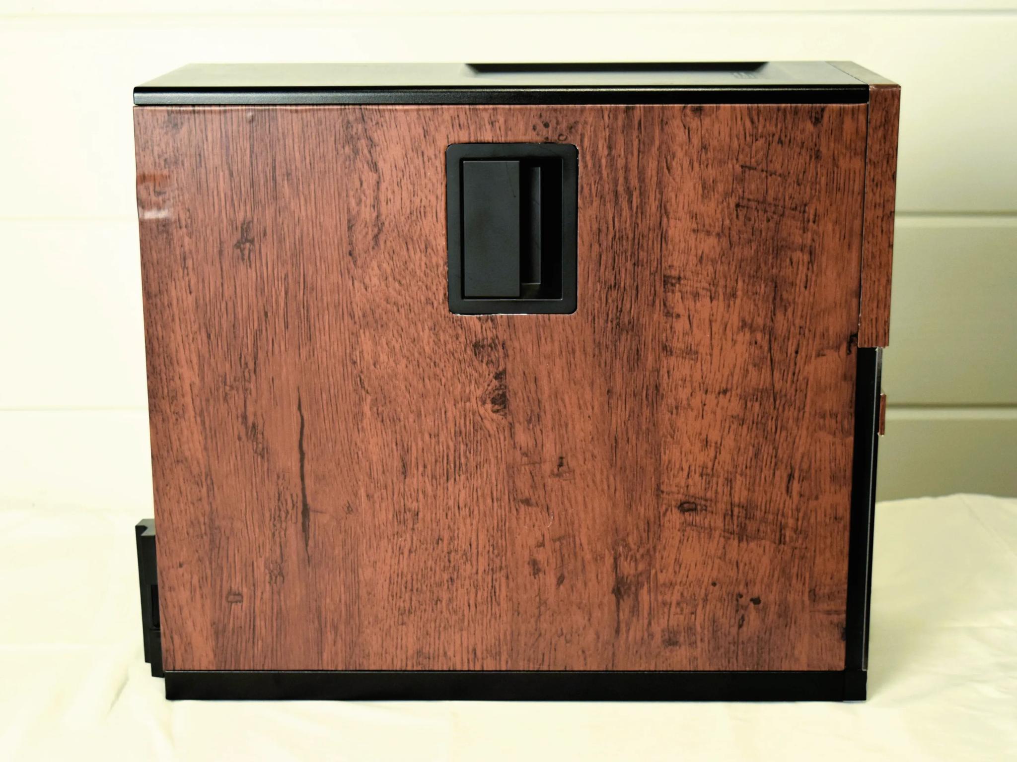 Custom Wood Vinyl Budget E-Sports PC | Nvidia GTX 980ti | 1 TB Storage | Intel i7-4790 CPU