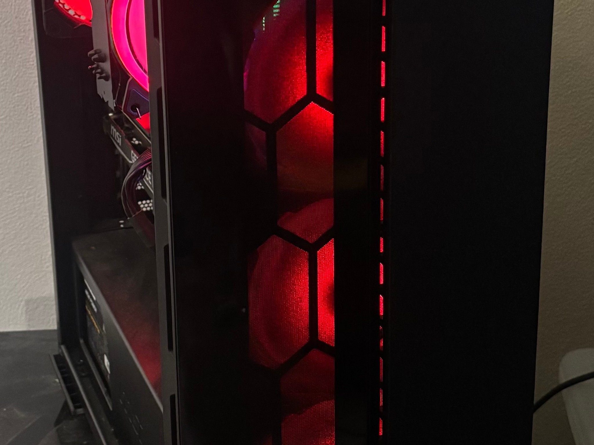 GeForce RTX 4070 Super Custom Gaming PC - Core i7-14700, 32GB RAM, 2TB NVMe SSD