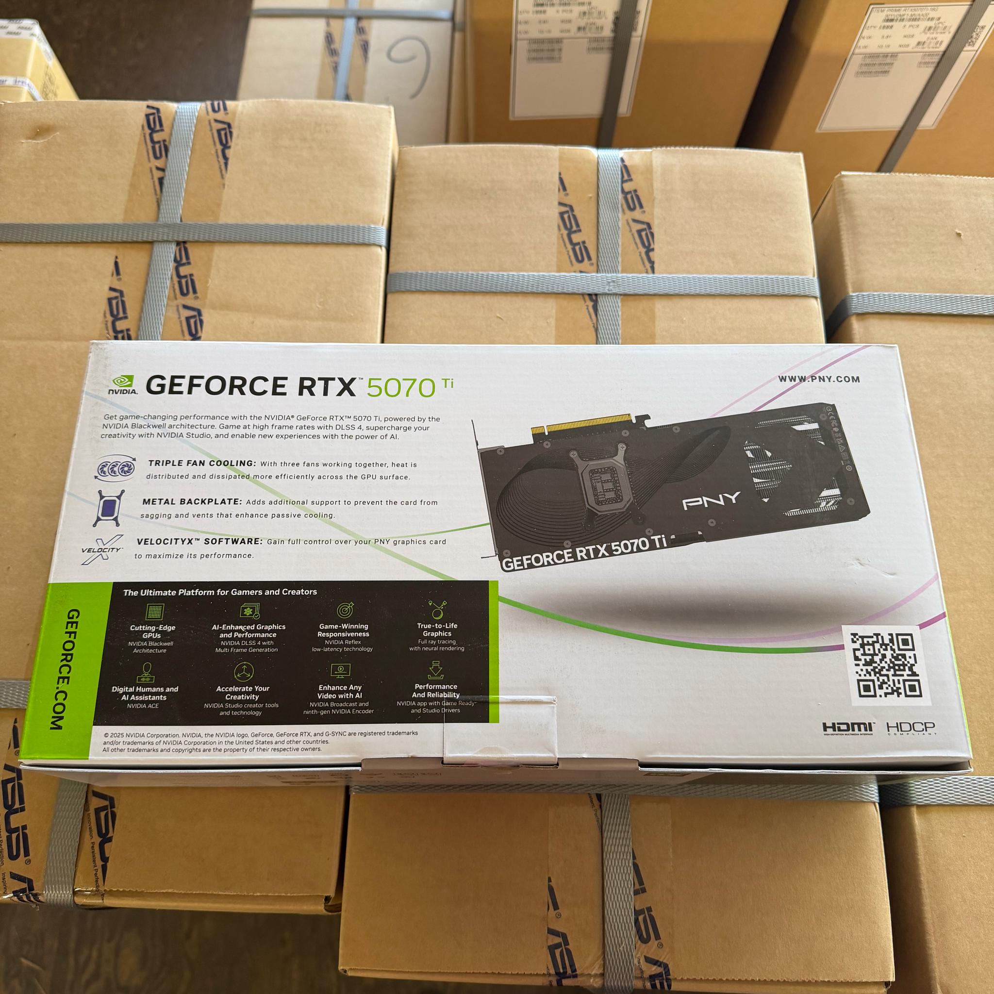 PNY GeForce RTX 5070 Ti OC - VCG5070T16TFXPB1-O