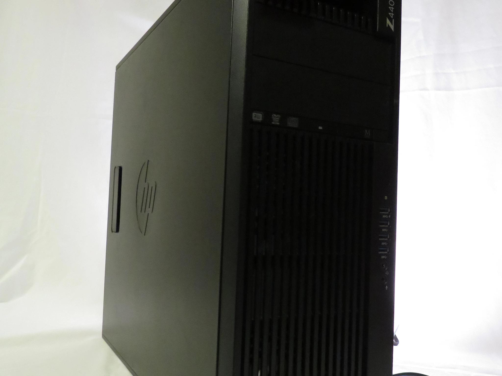 Sleeping beauty! Intel Xeon E5 1650 V3 with a RX6600. High refresh rate 1080p