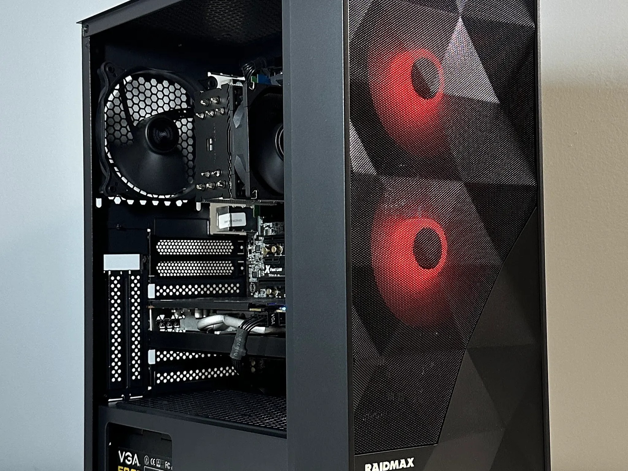 RX 580 8GB | INTEL i7-3820 | 16GB RAM | 480GB SSD | Custom RGB Gaming PC WIFI WIN10