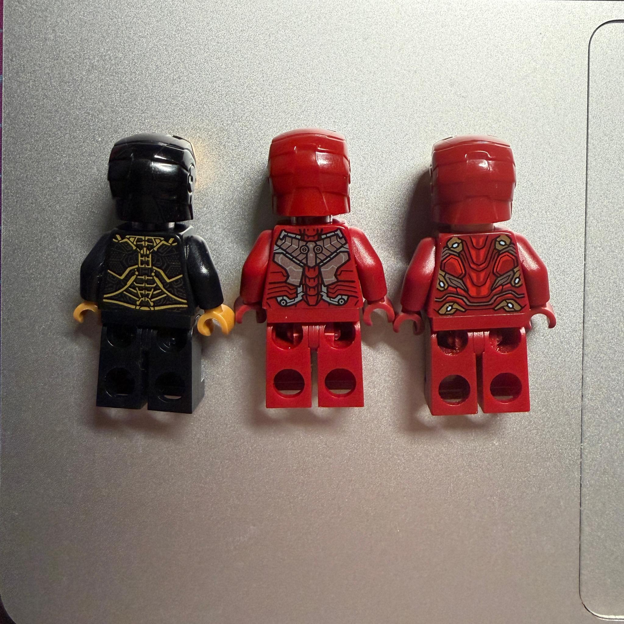 LEGO Iron Man Hall of Armor 76125 Minifigures (Mark 5, 41, 85) (Extra Set 2)