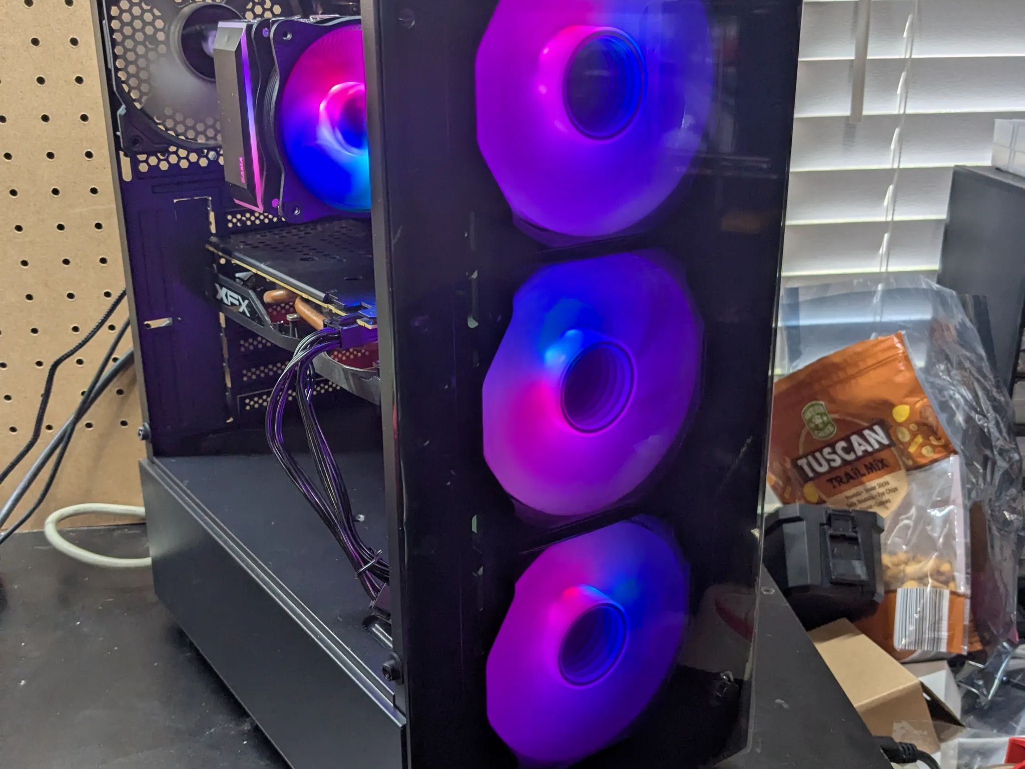100 FPS Fortnite | 180 Day Warranty | Xeon (same as i7), 16GB RAM, 480GB SSD, RX 570, Win10, Wifi