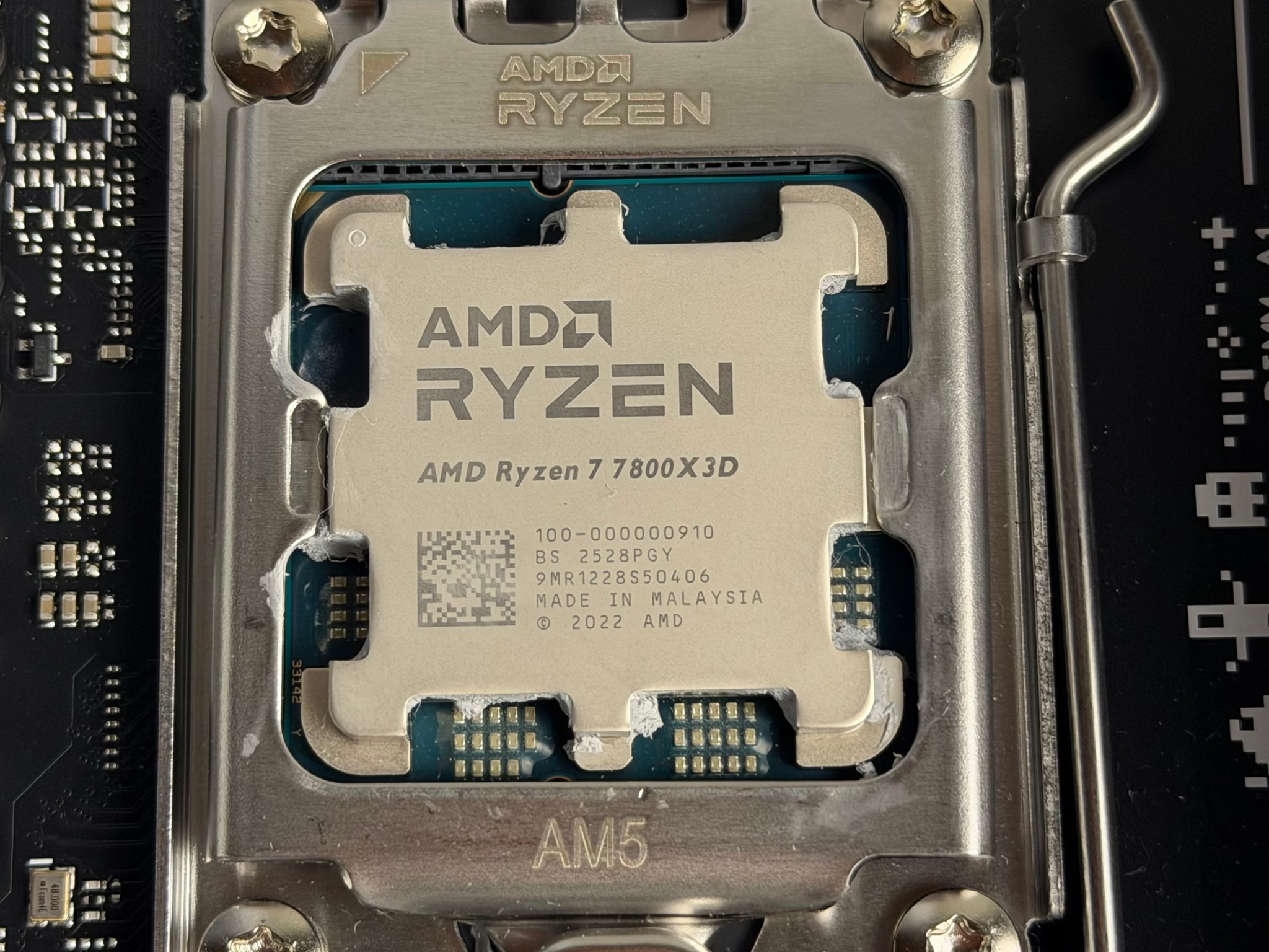 AMD Ryzen 7 7800X3D dead memory controller