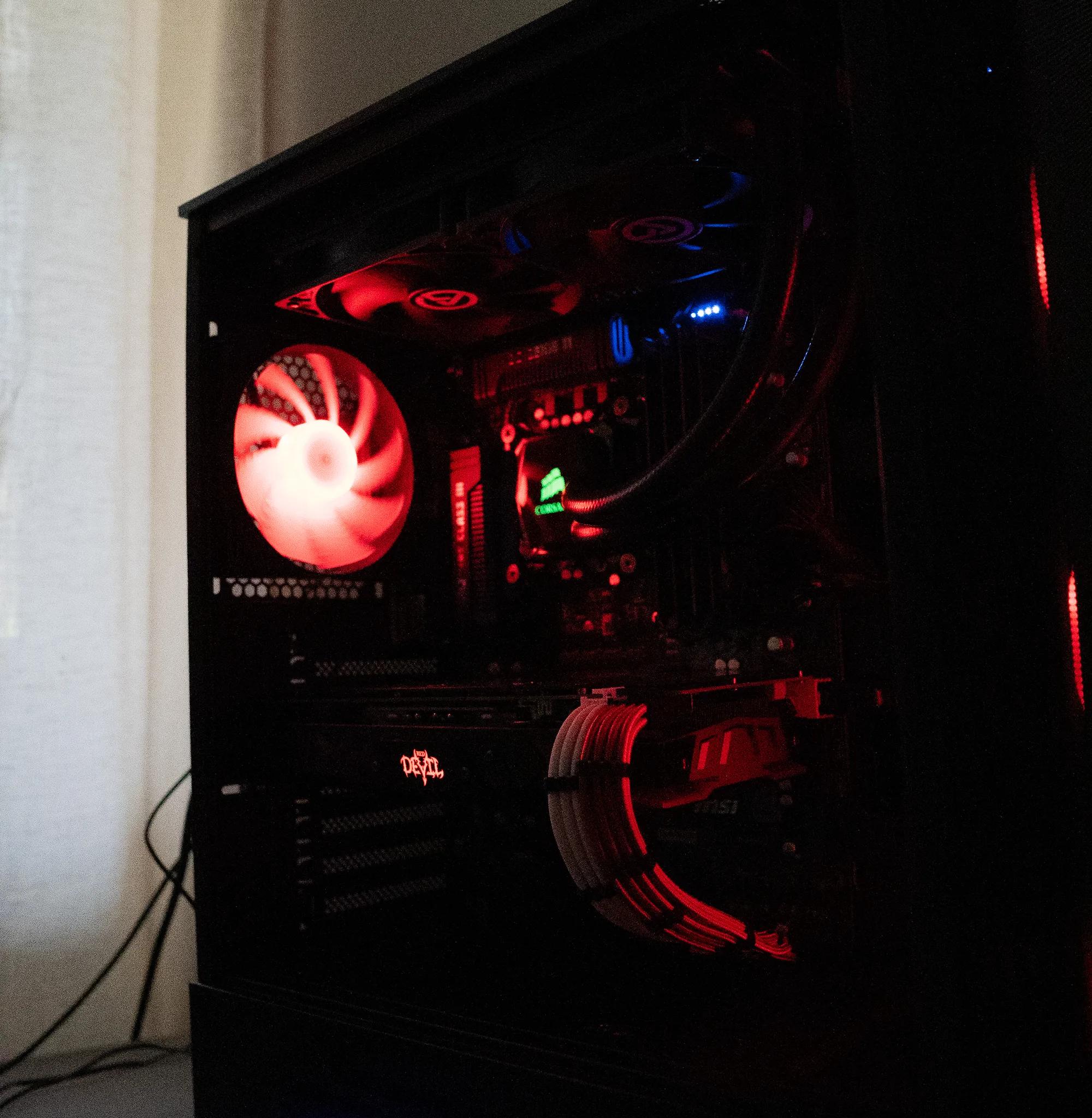 🩸🩸 | RX 580 8GB | INTEL i5 3570K | 16GB RAM | 750GB | Ruby Racer