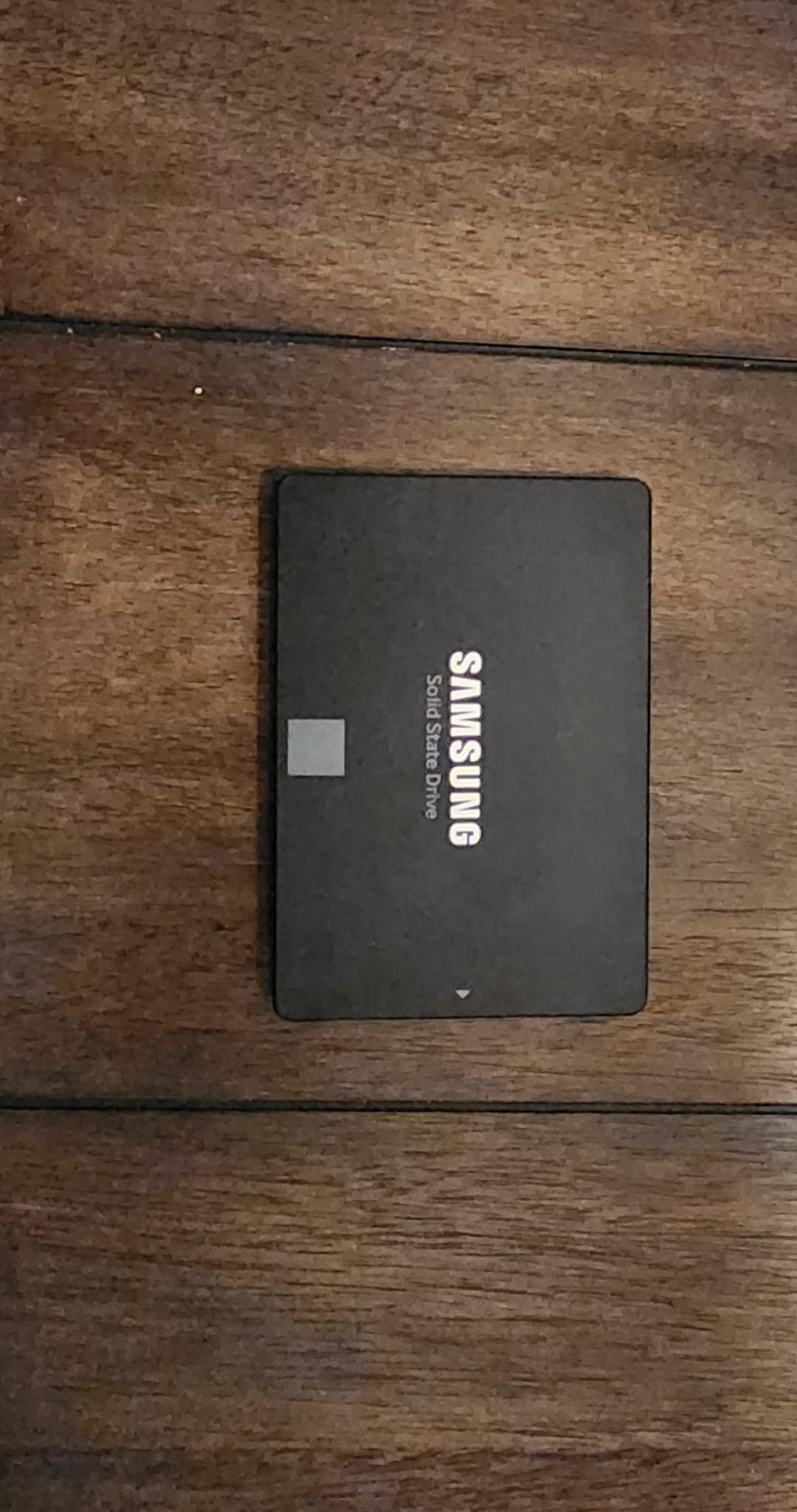 11 units of 870 EVO SATA 2.5" SSD 4TB