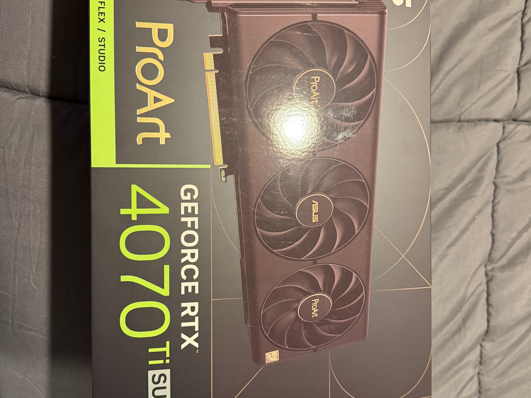 Asus ProArt GeForce RTX 4070 Ti SUPER