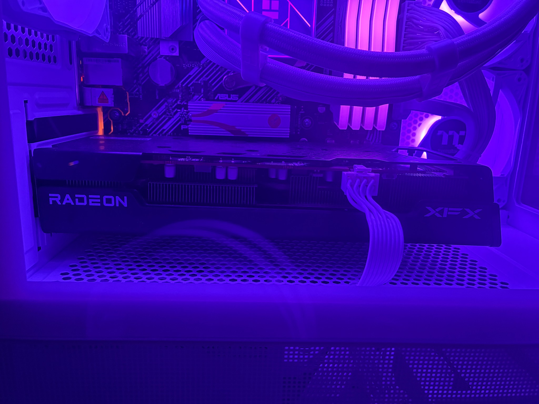 XFX Speedster QICK 308 Black Radeon RX 6600 XT