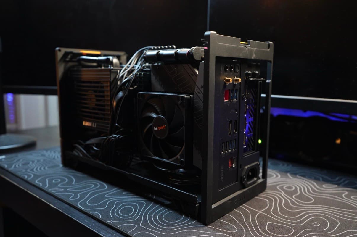 GAMING ITX PC (i9 12900kf, RTX 4070 Super)