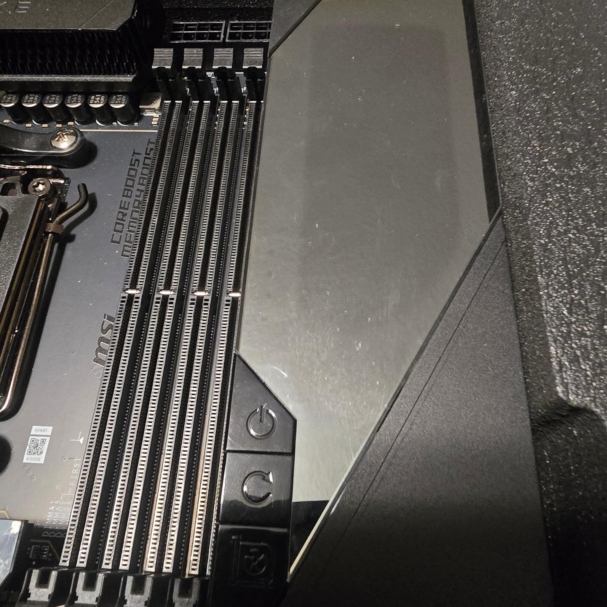MSI GODLIKE X870E
