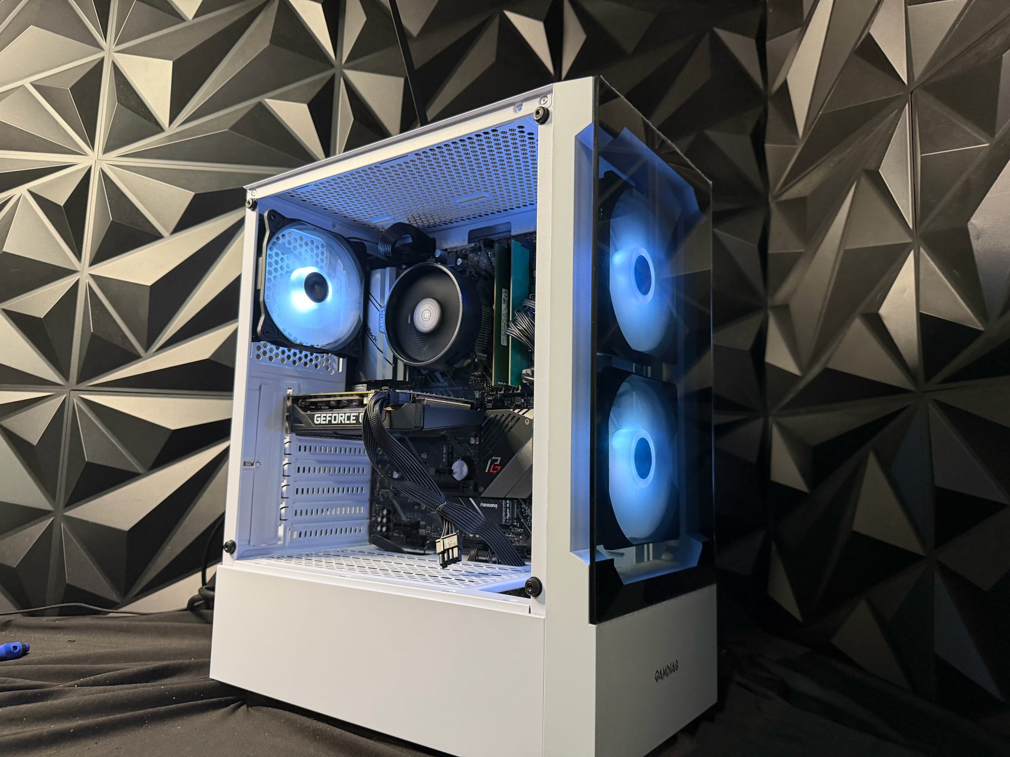 💸🎮 THE BUDGET BOOMER 🎮💸Ryzen 5 3600| GTX 1660 Super| 16 GB DDR4| 750 GB NVMe| 650W PSU