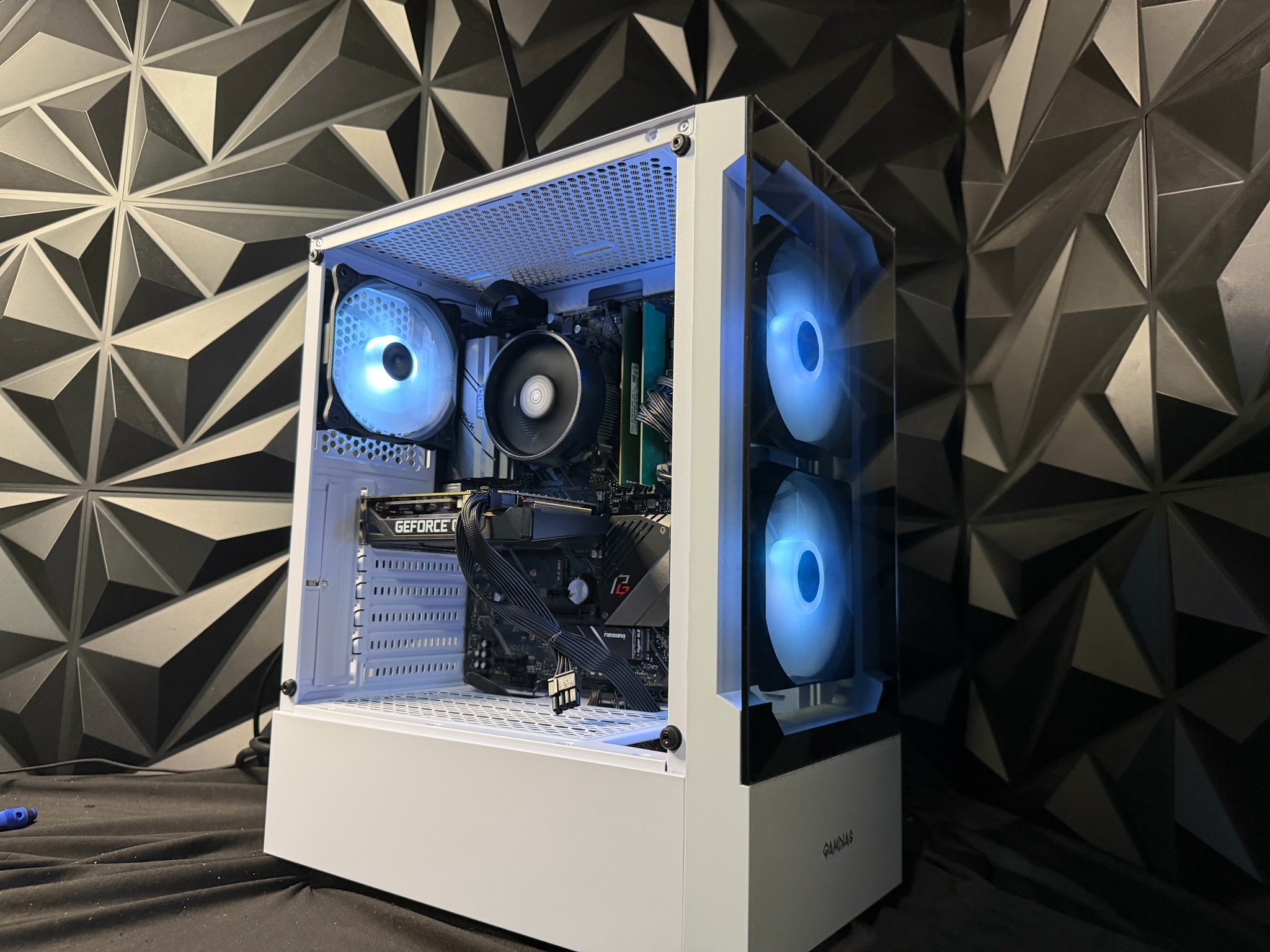 💸🎮 THE BUDGET BOOMER 🎮💸Ryzen 5 3600| GTX 1660 Super| 16 GB DDR4| 750 GB NVMe| 650W PSU