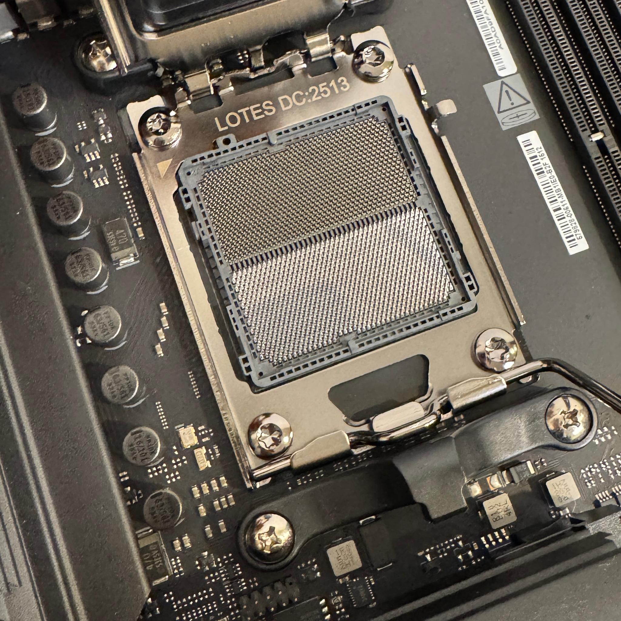 Asus Rog X870E Crosshair Hero - Brand New