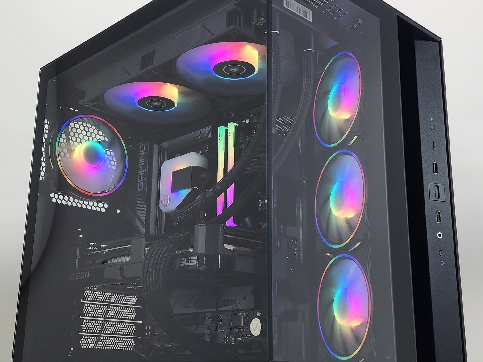 Gaming PC Ryzen 7 7700 32GB RAM 2TB SSD RX 7700 XT 12GB Win11 Computer