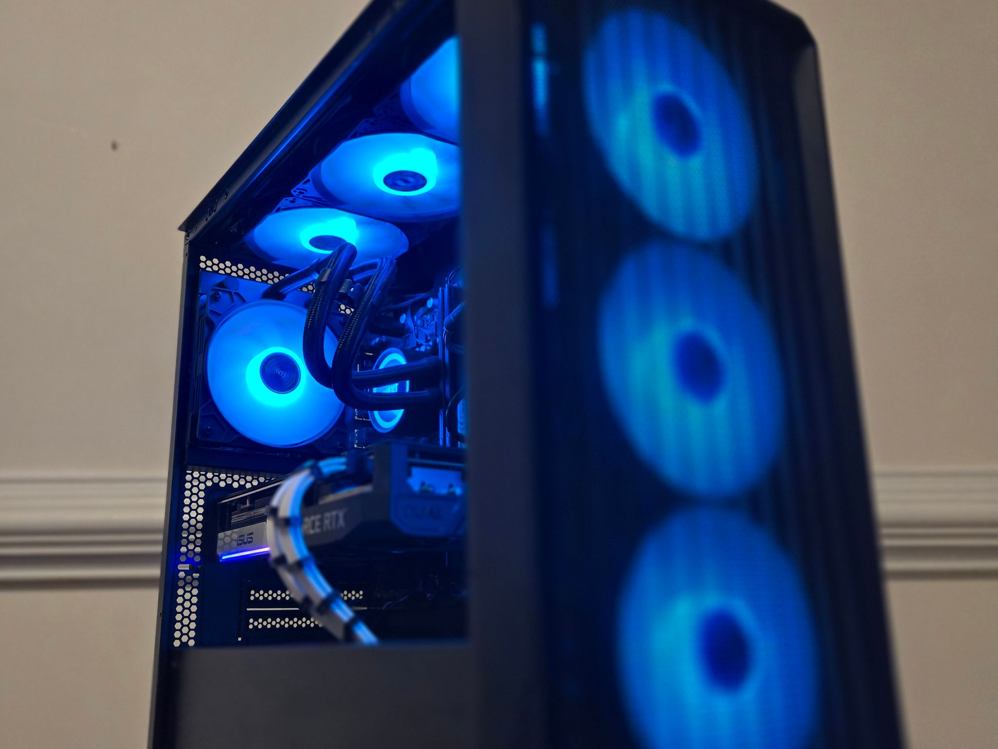 RTX 3070 | i7 11700F | 16gb DDR4 | 1.2tb Storage