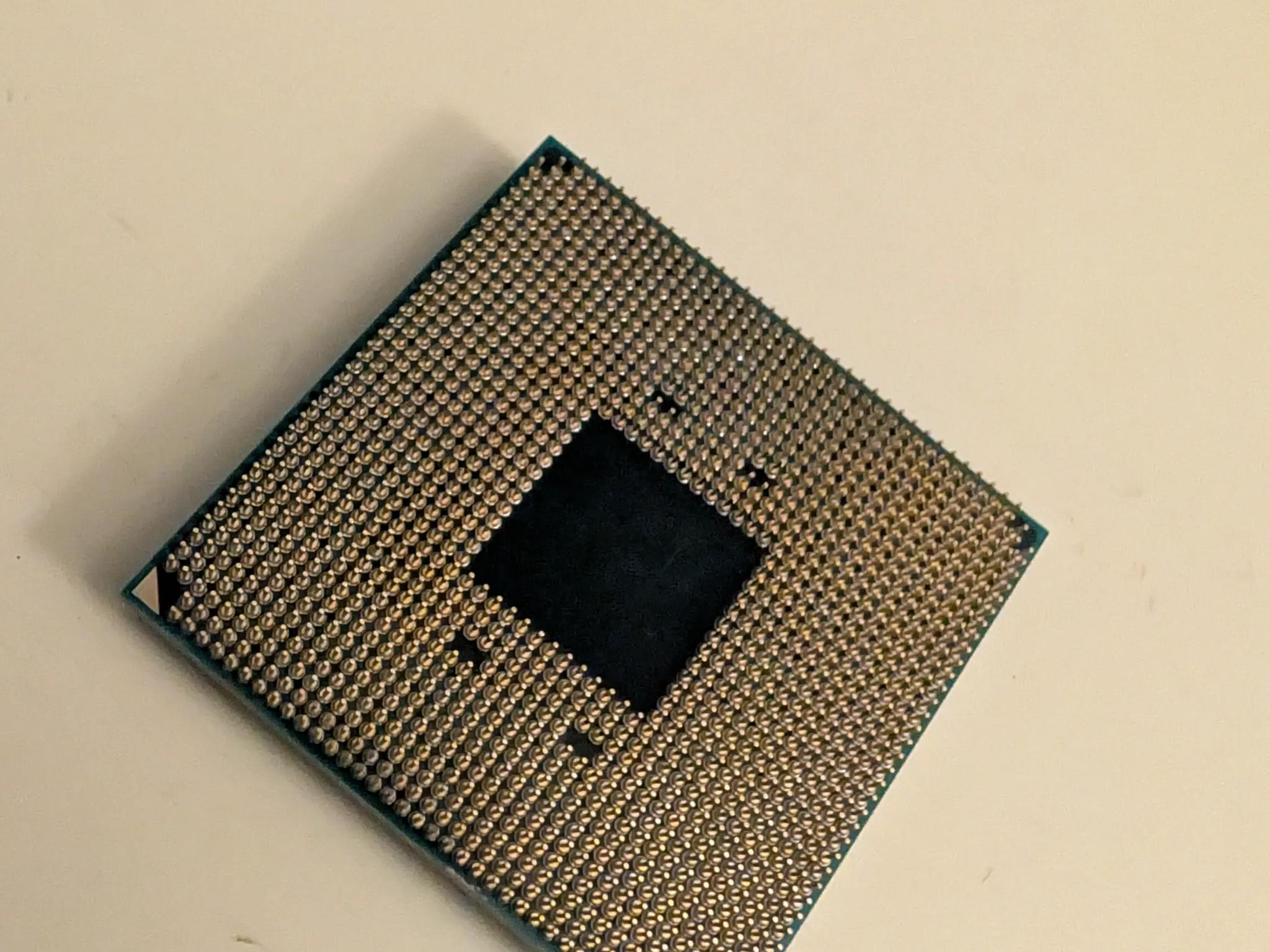 BROKEN - Ryzen 5 5600G - No broken, missing, or bent pins