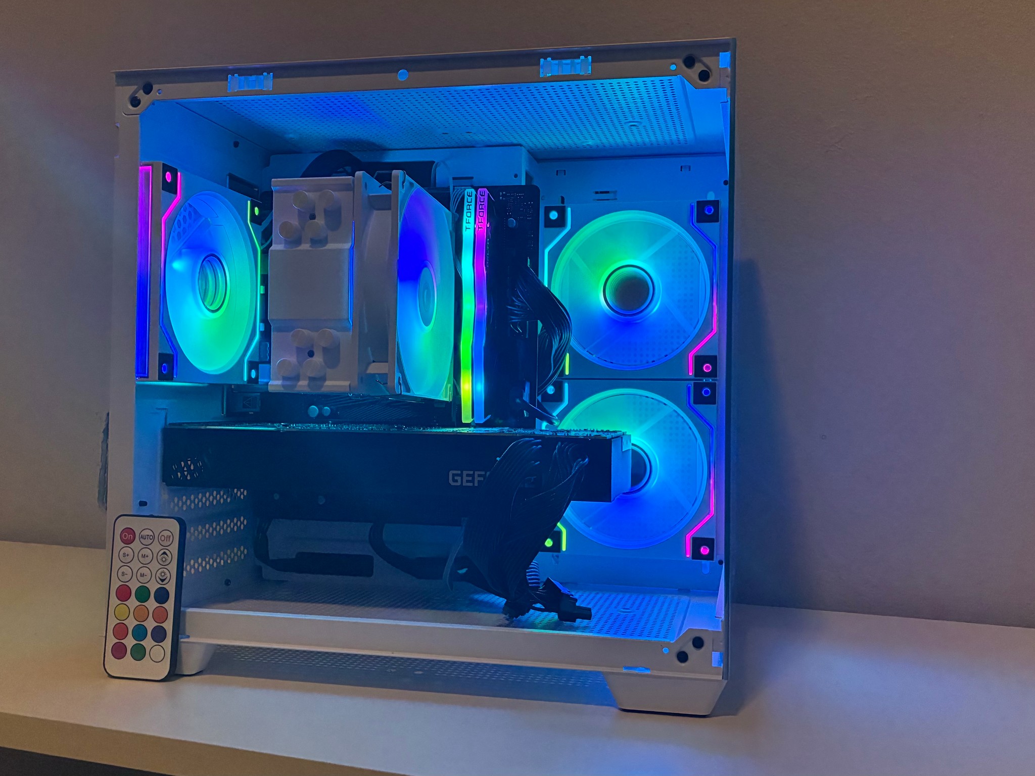 RTX 2080 Super | Ryzen 5 5500 | 16GB DDR4 3000 MHZ | 512GB M.2 SSD | 650 W| Gaming PC🔥