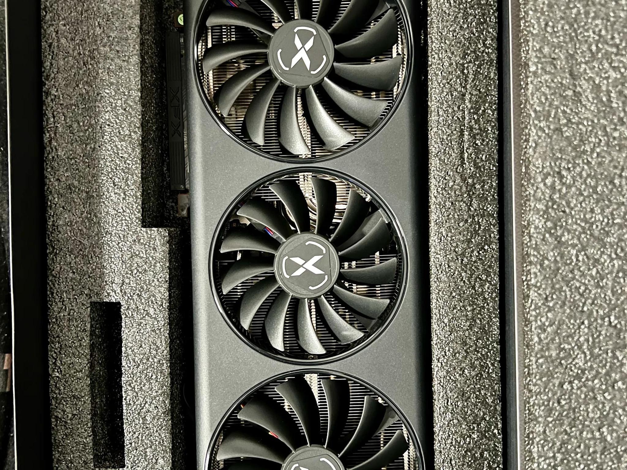 SUPER CLEAN XFX SWFT 319 RX 6800