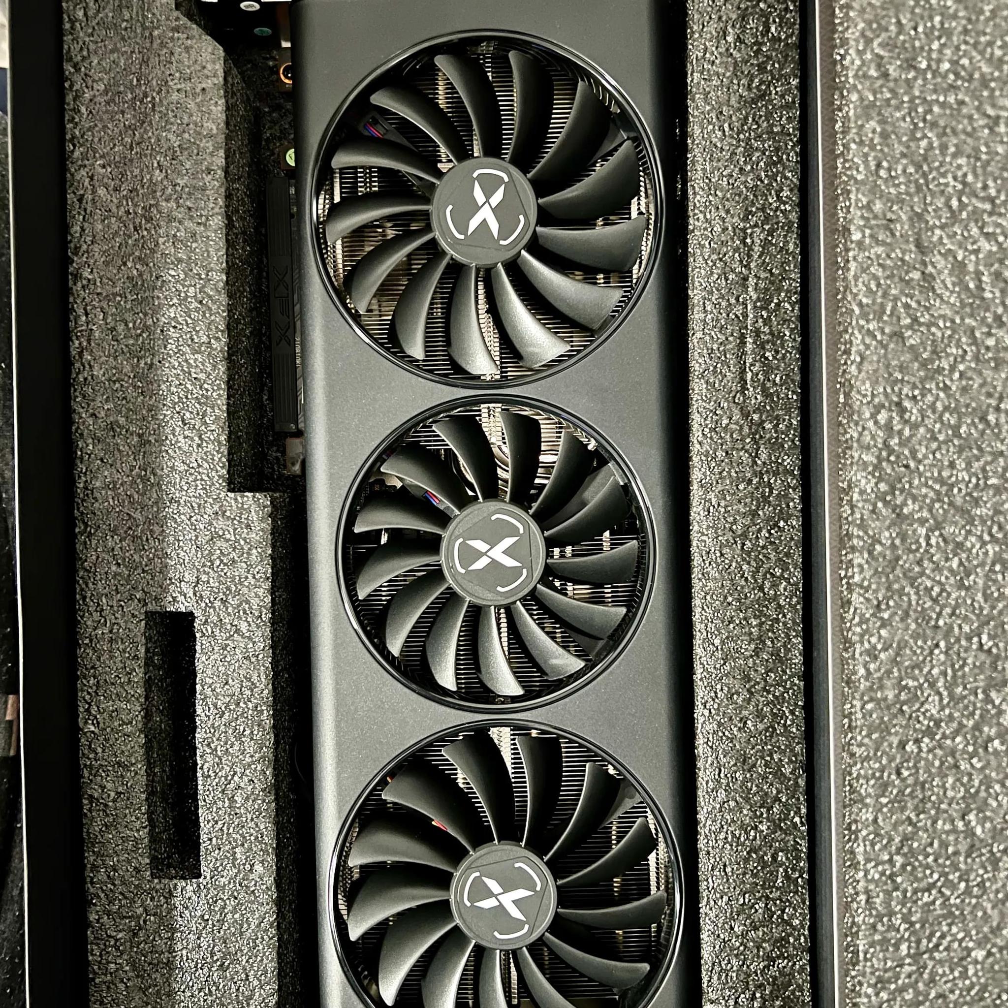 SUPER CLEAN XFX SWFT 319 RX 6800