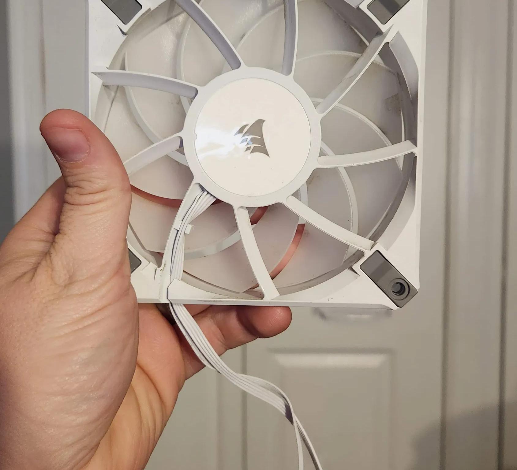 Corsair AF120 RGB Elite Fans 3 pack with Lightning Node Core