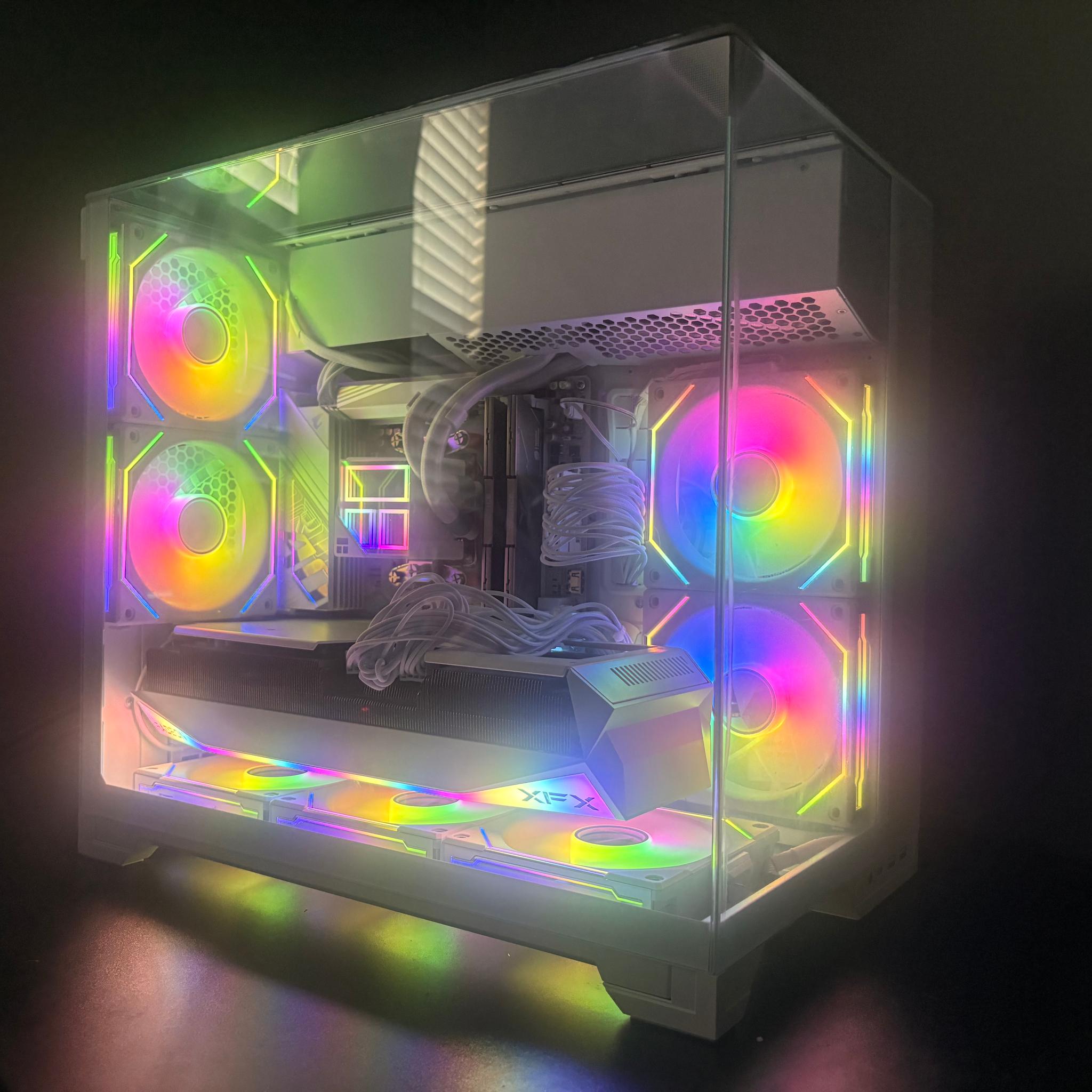 9070xt/Ryzen 7 9700x/ 32GB DDR5/ All white lian Li Gaming Pc
