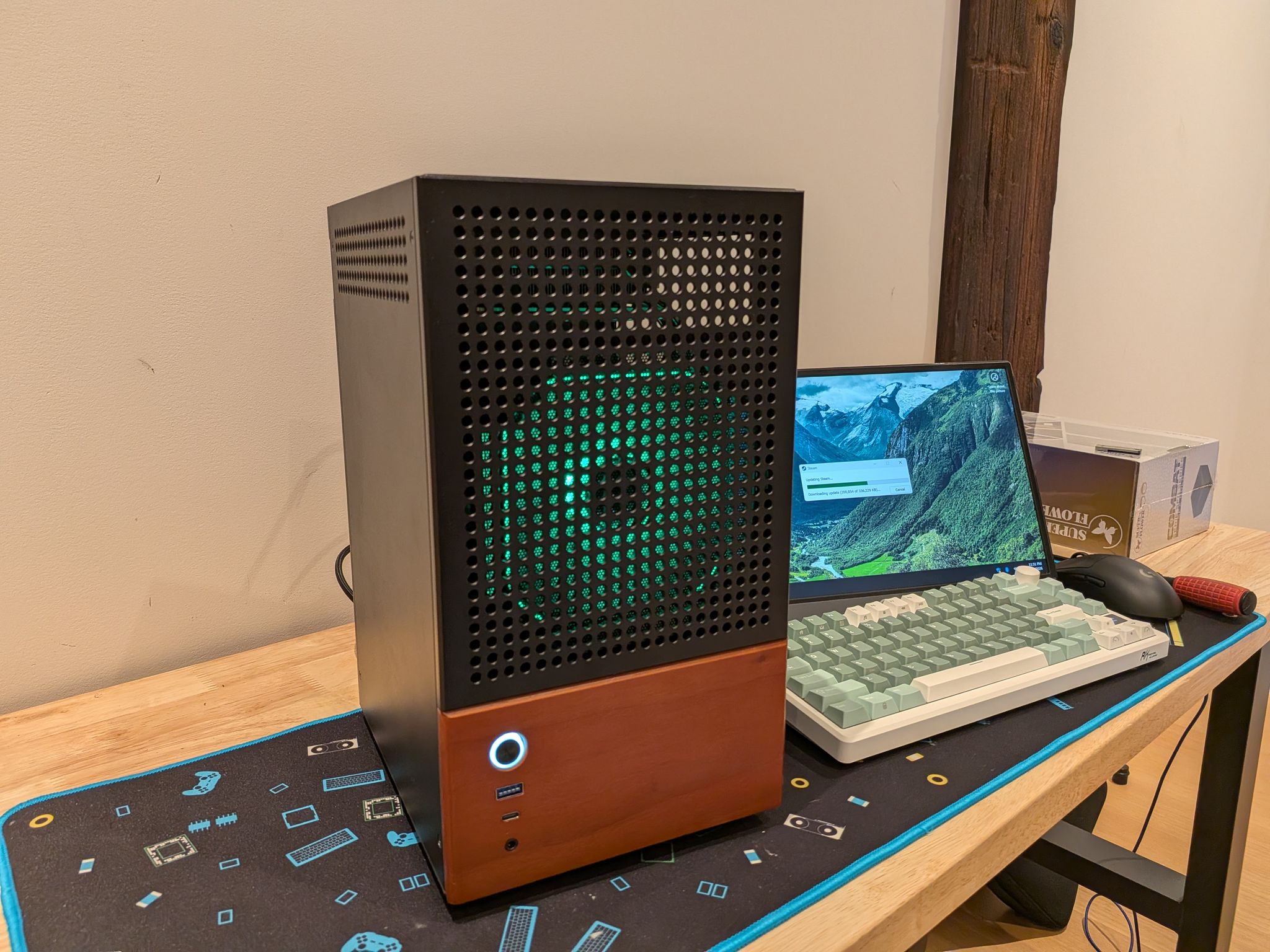 4K Mini Mammoth - RTX 4070 Ti Super, Ryzen 5 7600X3D, 32 GB DDR5, 1 TB Gen 4 NVME, RGB