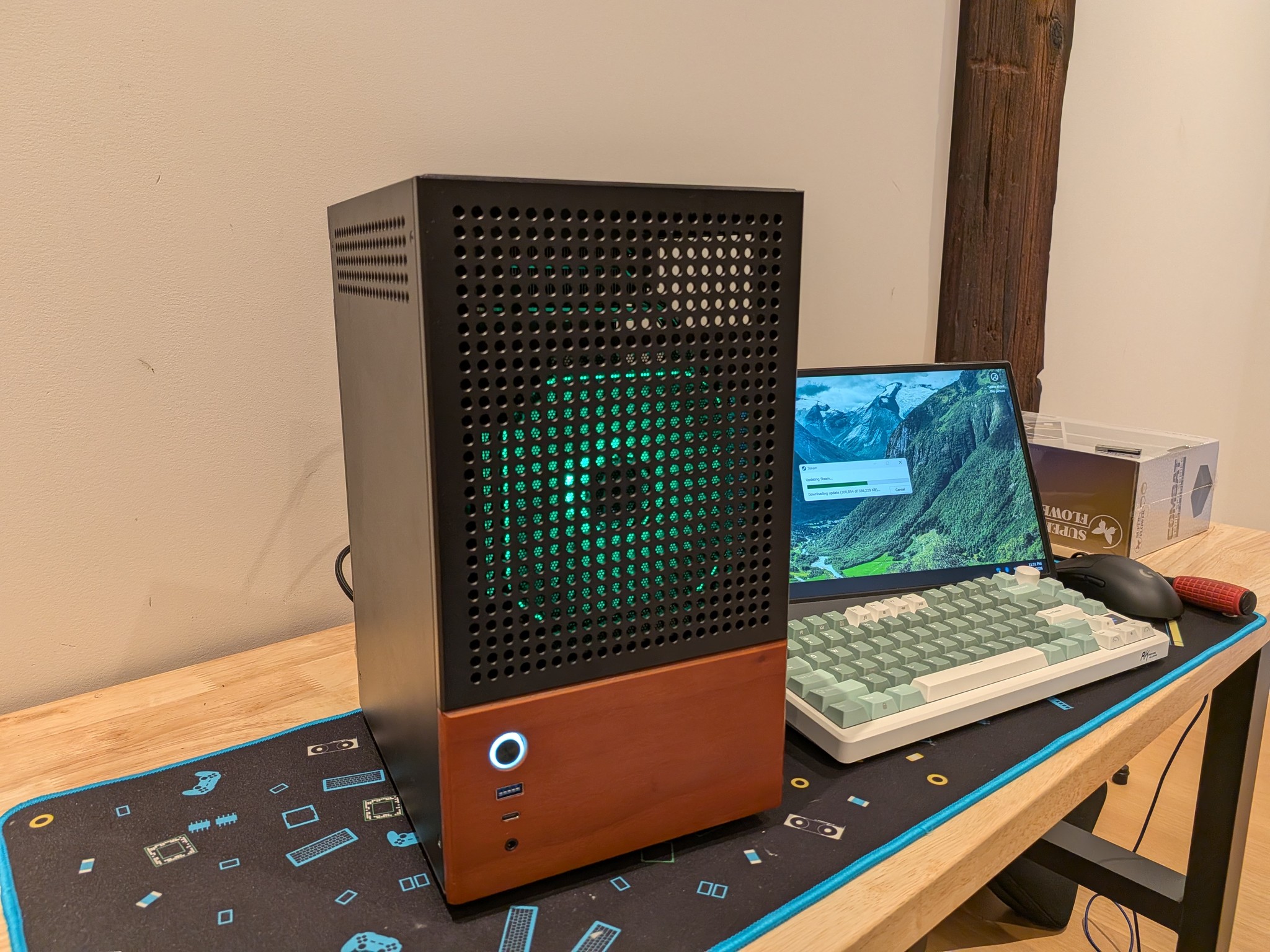 4K Mini Mammoth - RTX 4070 Ti Super, Ryzen 5 7600X3D, 32 GB DDR5, 1 TB Gen 4 NVME, RGB
