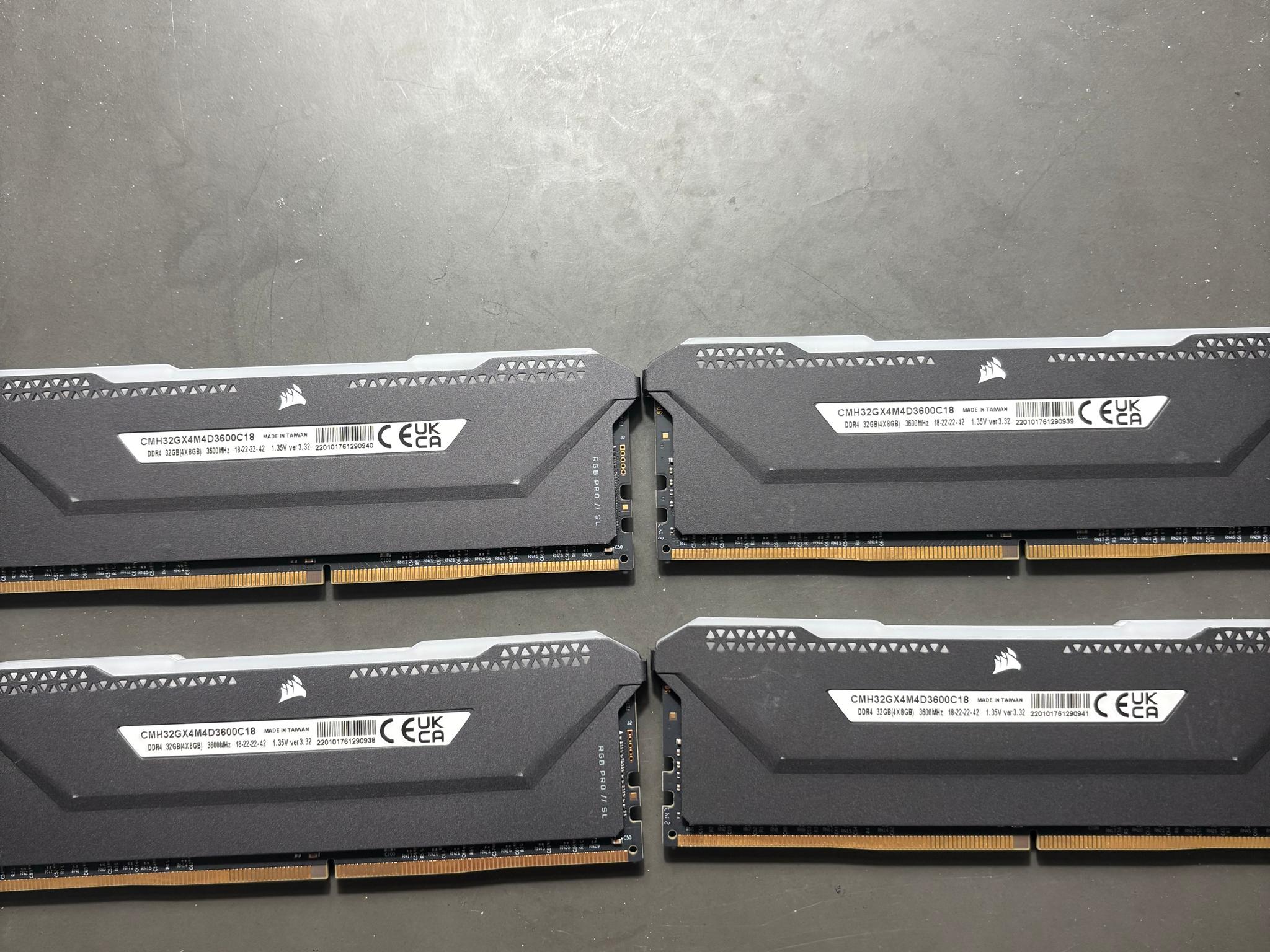 32 GB DDR4 Corsair 3600C18 RAM
