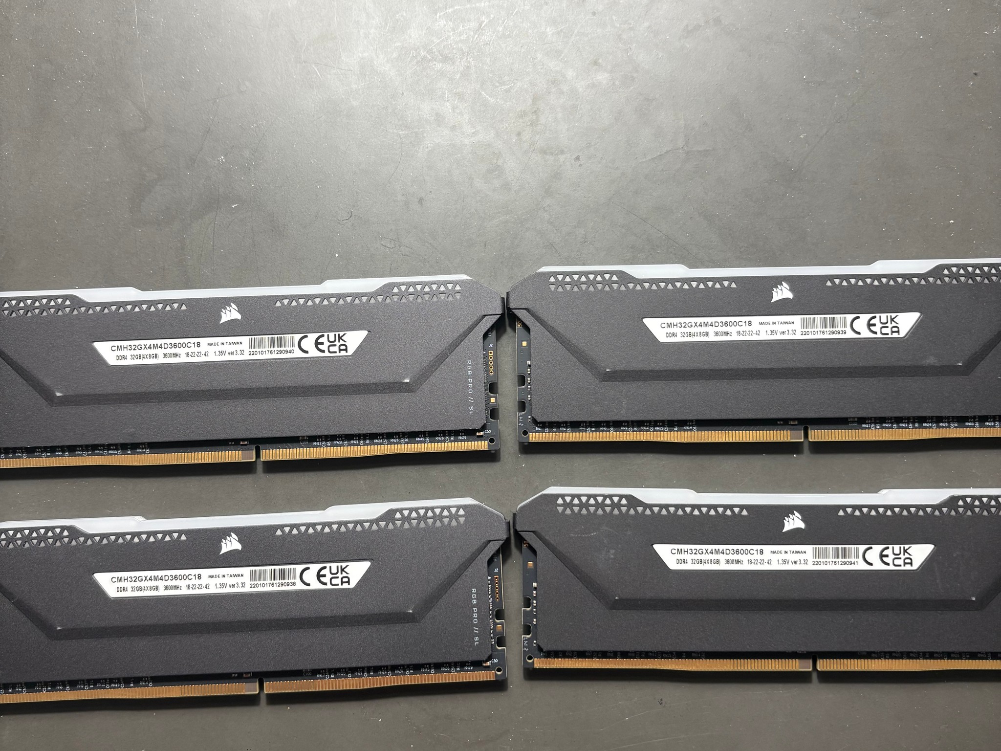 32 GB DDR4 Corsair 3600C18 RAM