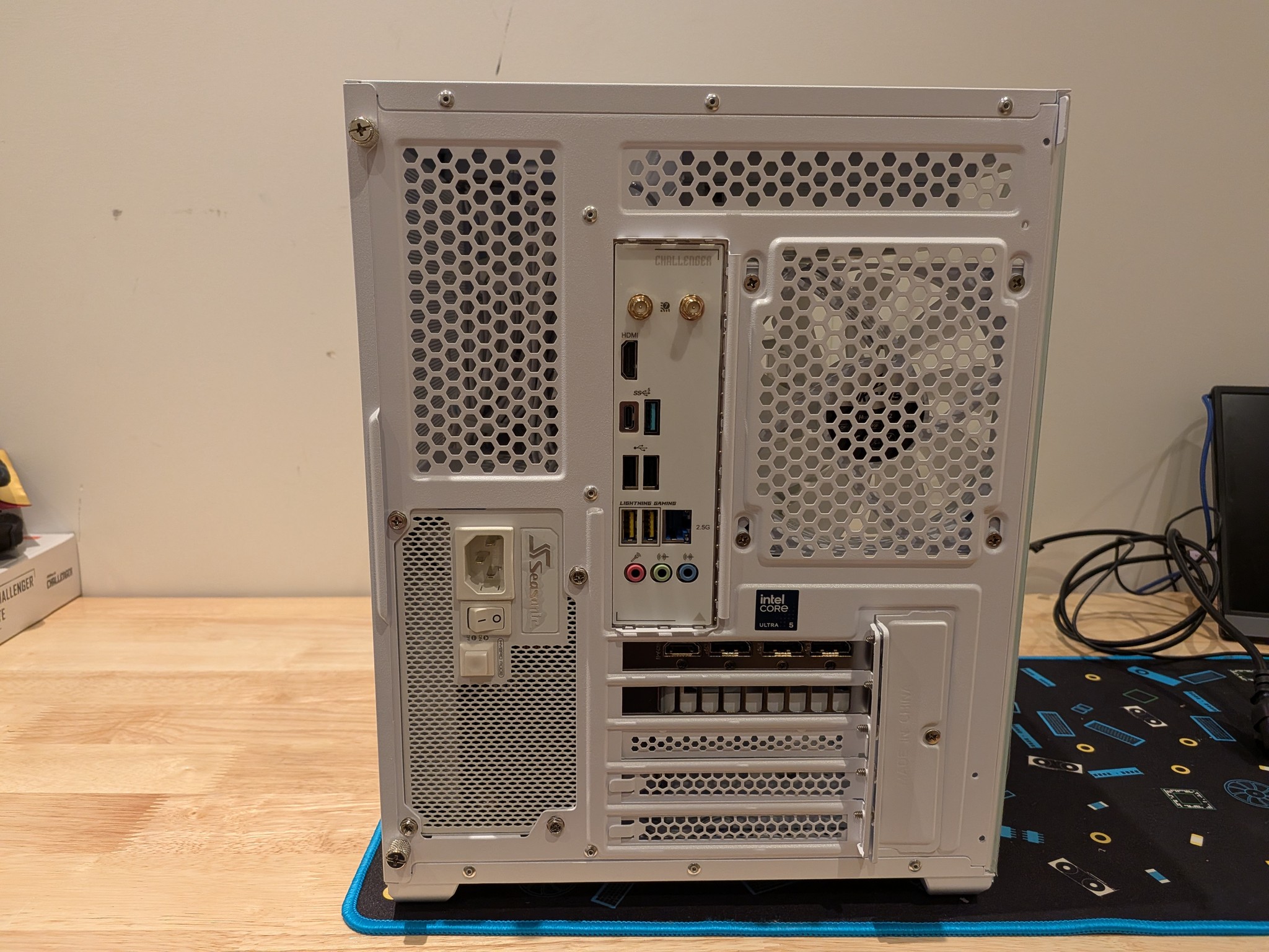 1440p First Light - RTX 5070, Core Ultra 5 250K Plus, 32 GB DDR5 RAM, 2 TB Gen 4, Liquid Cooled, RGB
