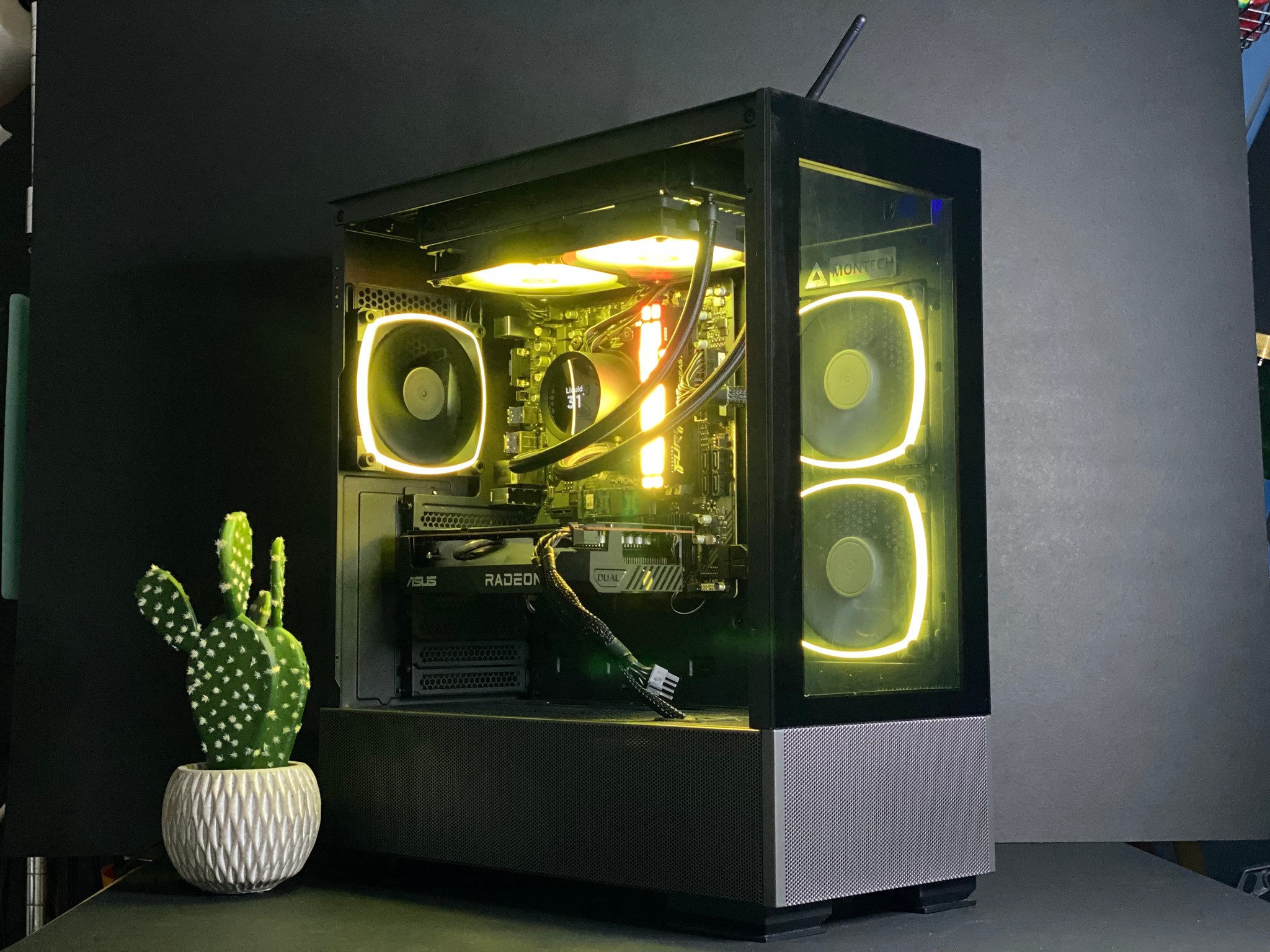 The Liquid cooled AM5 Beast| Ryzen 5 7500F w/ RX 7600 32GB DDR5 RAM| 1TB NVMe| Windows 11