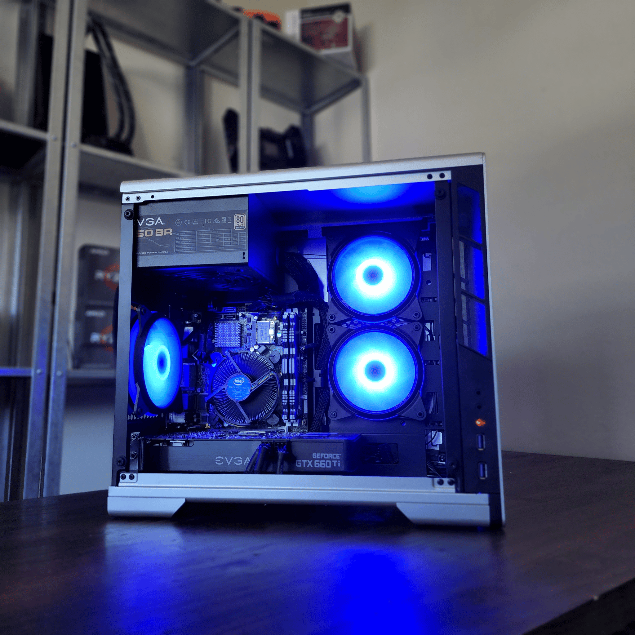 Intel Core i7 2600 // EVGA GeForce GTX 660 Ti // 16GB 1600MHz
