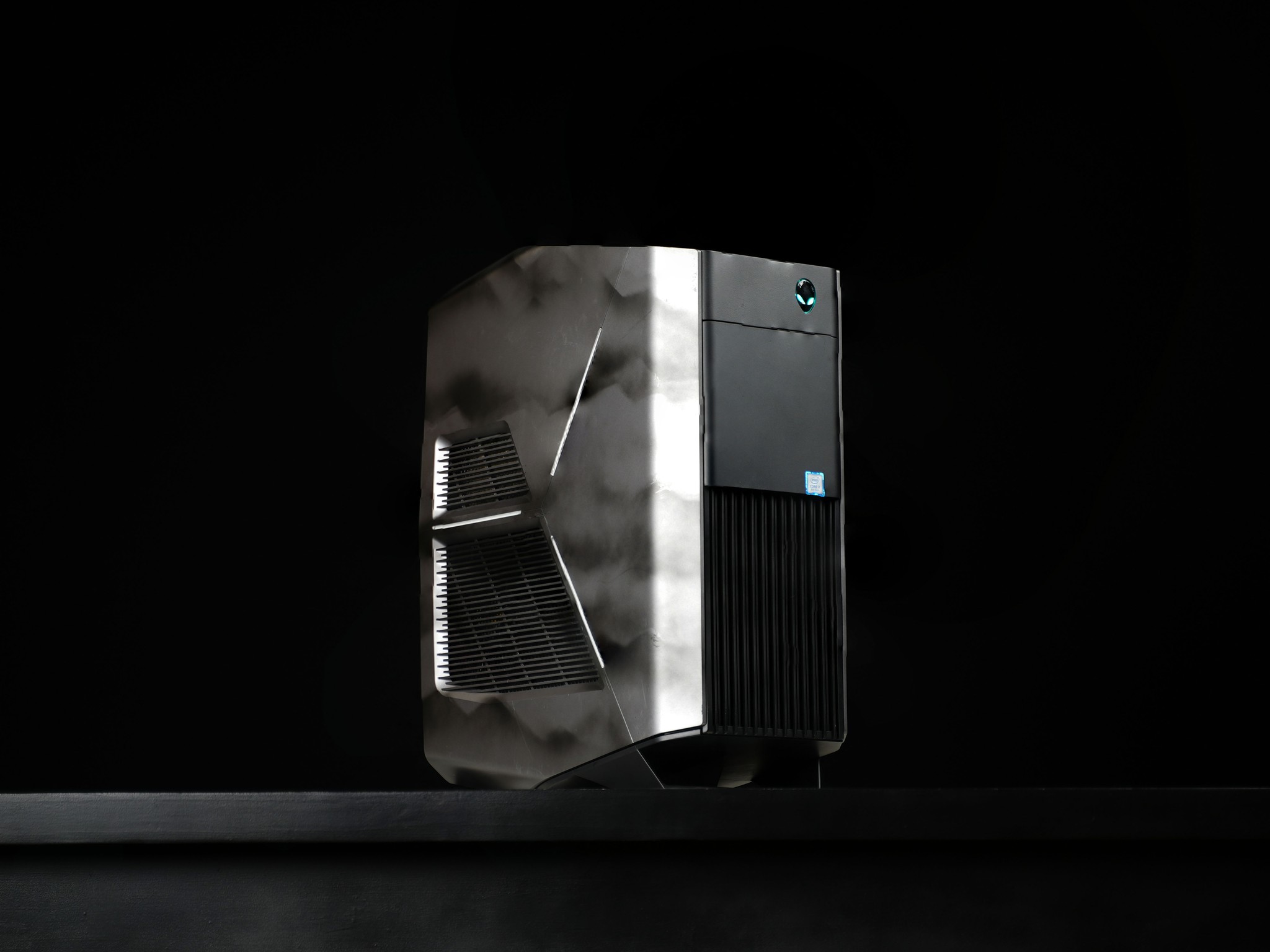 \ NA-03 / GTX 1080 Intel Core i5 8700K .7TB Windows 11 16GB Gaming PC