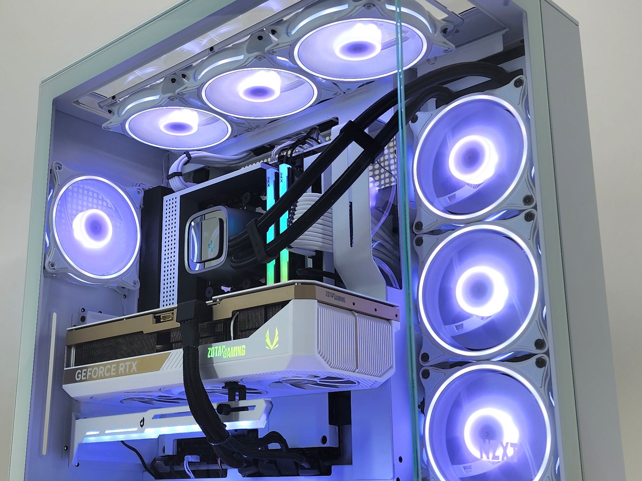Gaming PC Ryzen 9 9900X 32GB RAM 2TB SSD RTX 5080 16GB Windows 11 Computer