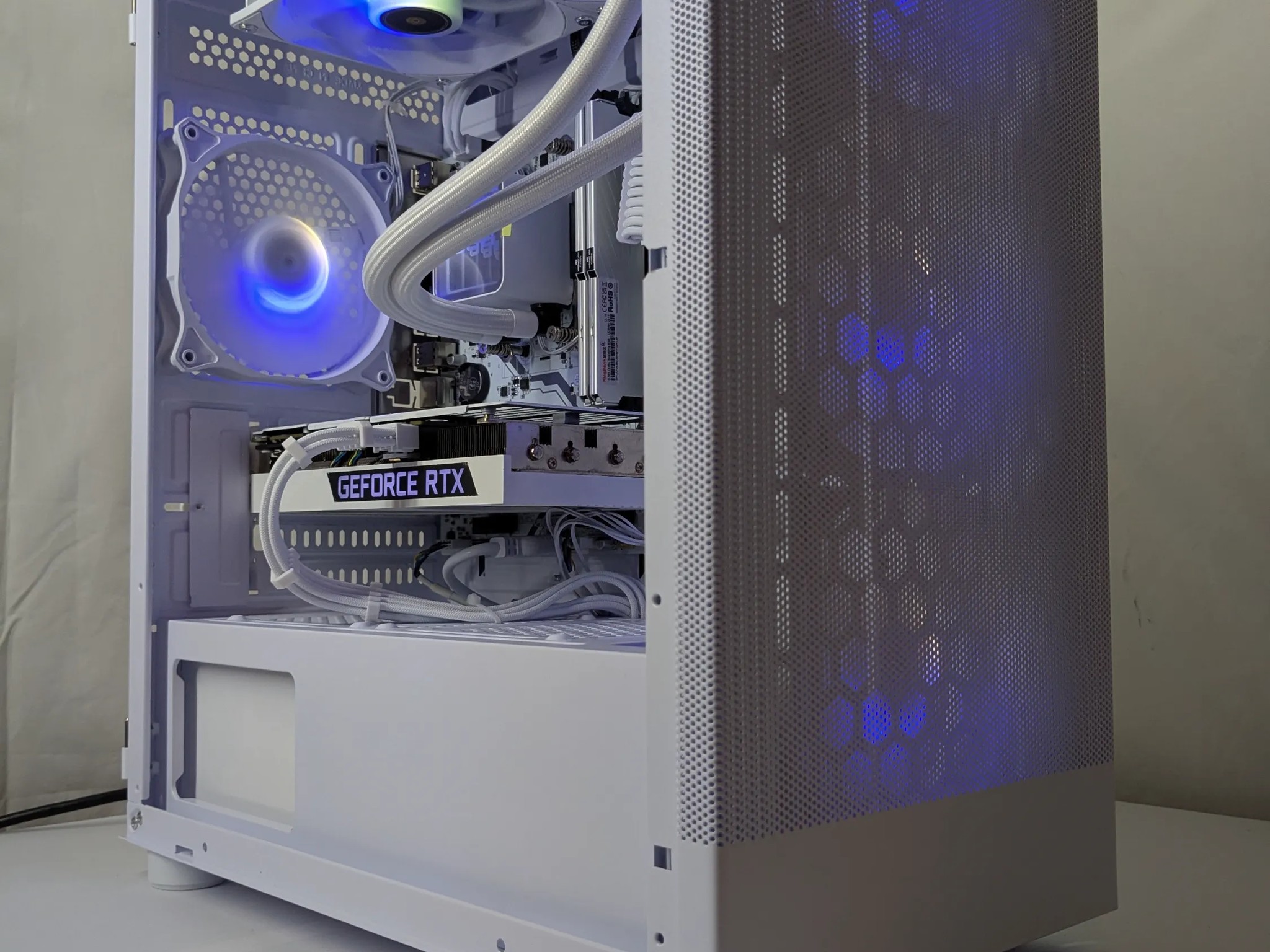 🔥 Whiteout Gaming Beast – RTX 3060Ti | 16GB DDR4 | 240mm AIO 🔥